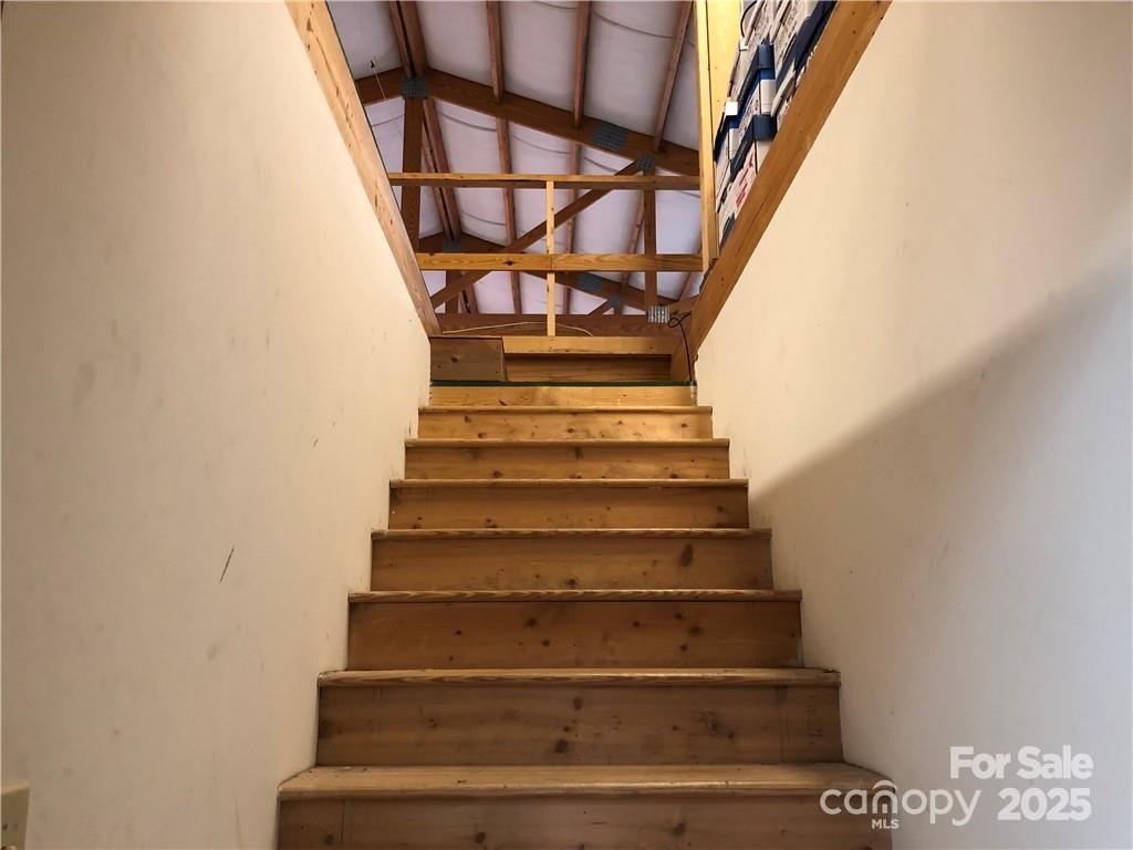 190 Joshua Court Property Photo 31