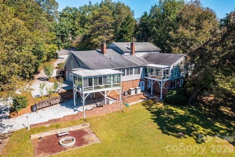10 Riverview Circle Property Photo 2