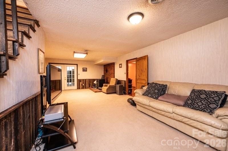 10 Riverview Circle Property Photo 38
