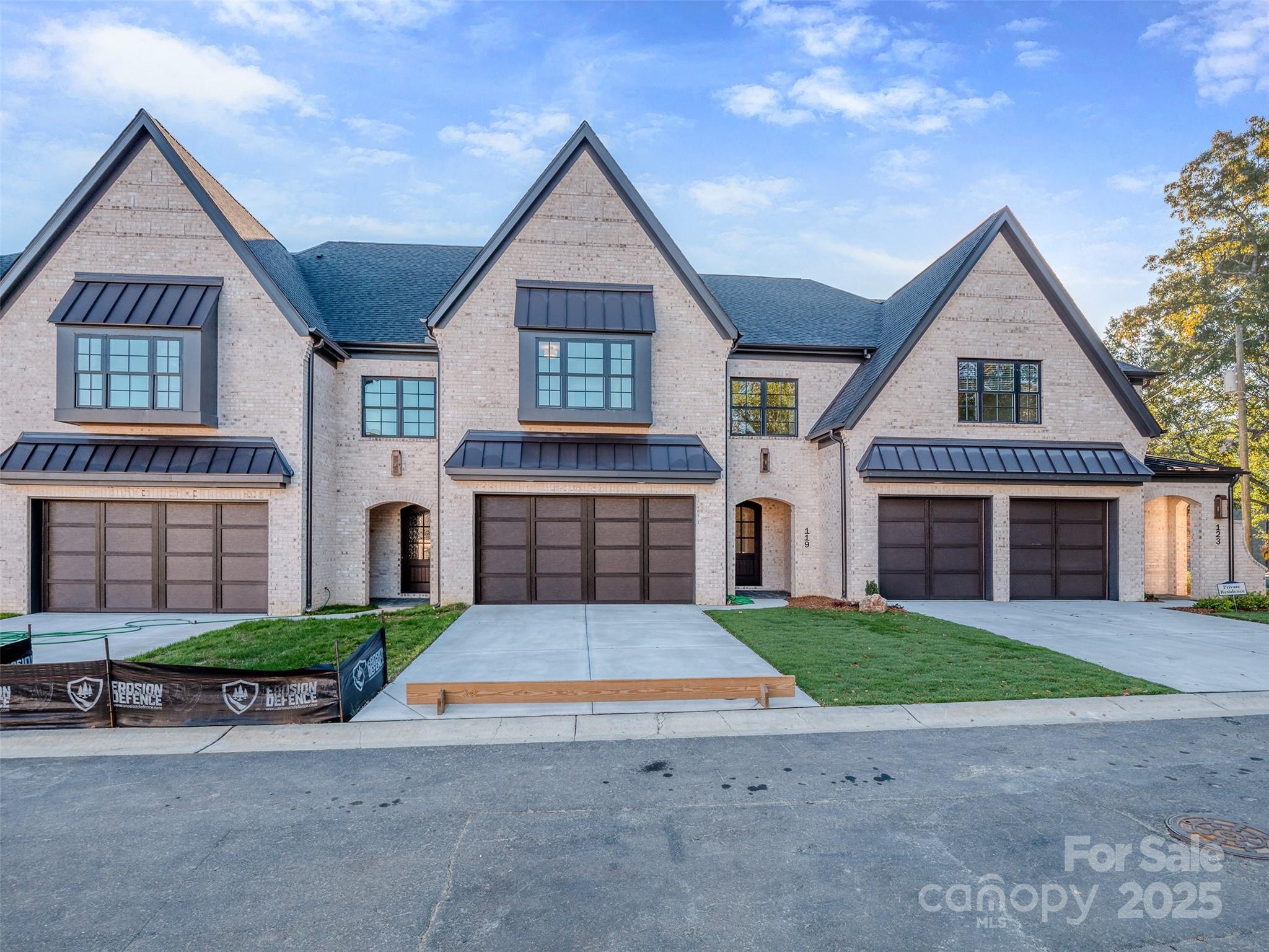 305 Audrey Place 7 Property Photo 1