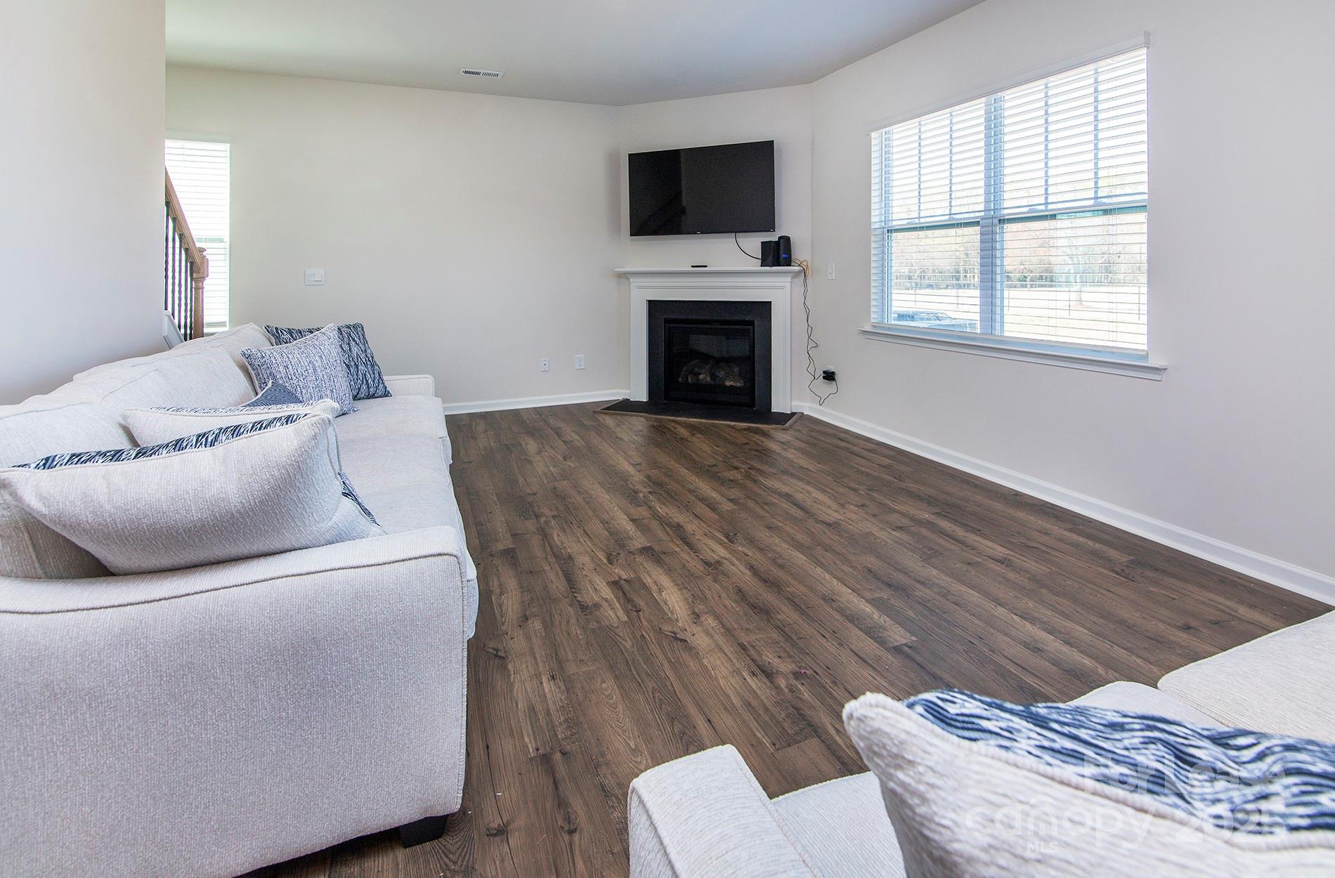 11105 Austin Estates Drive Property Photo 9