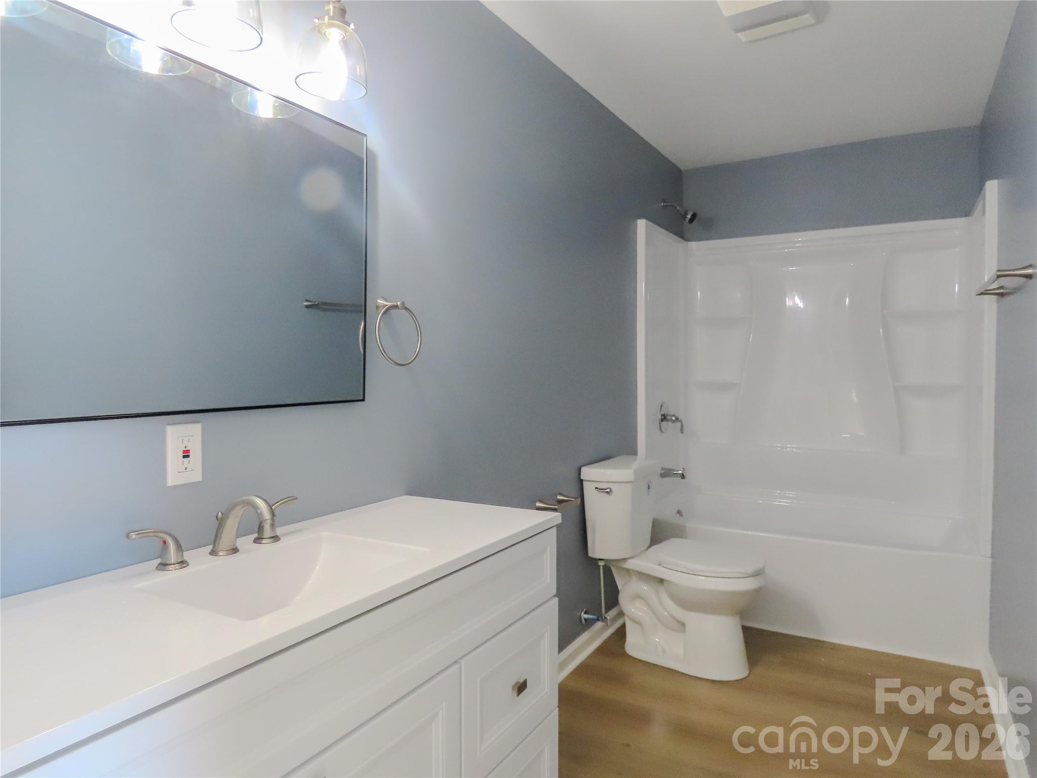 433 Clinton Avenue Property Photo 18