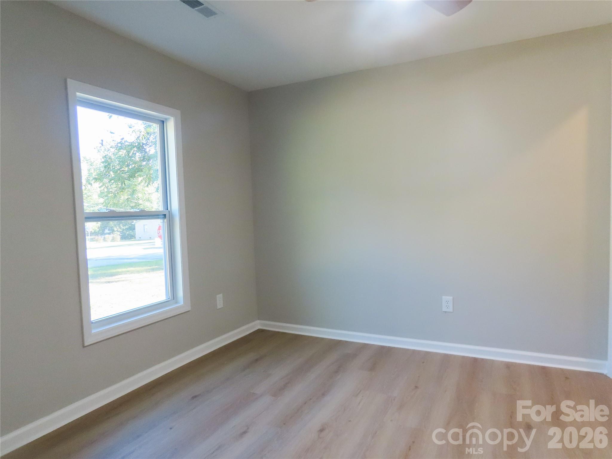 433 Clinton Avenue Property Photo 20