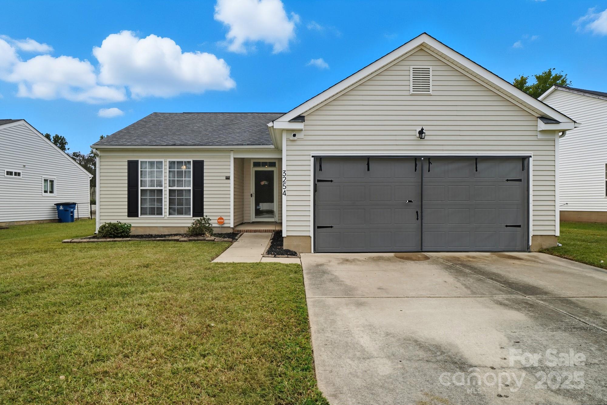 3254 Hawick Commons Drive Property Photo 1