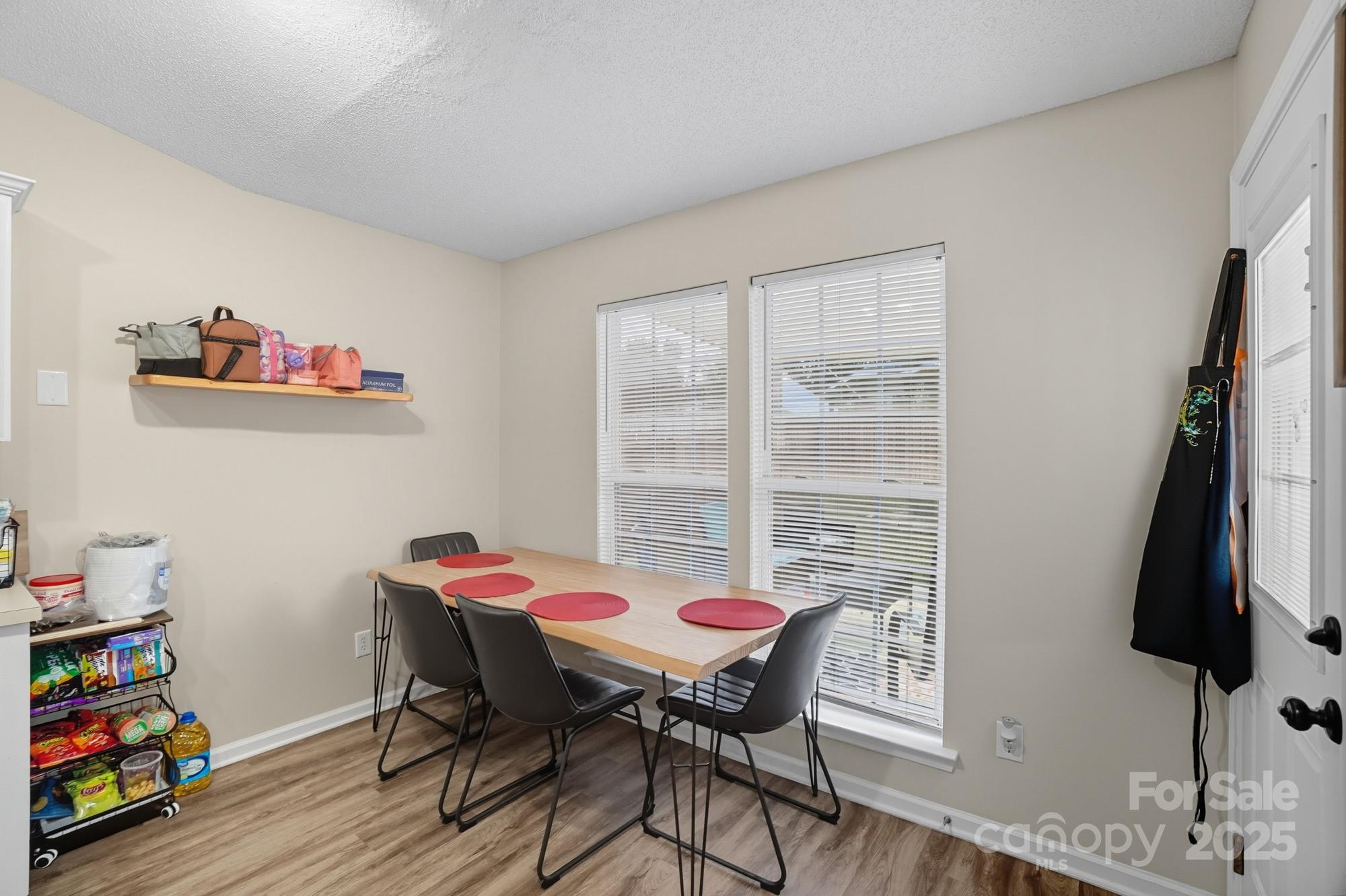 3254 Hawick Commons Drive Property Photo 8