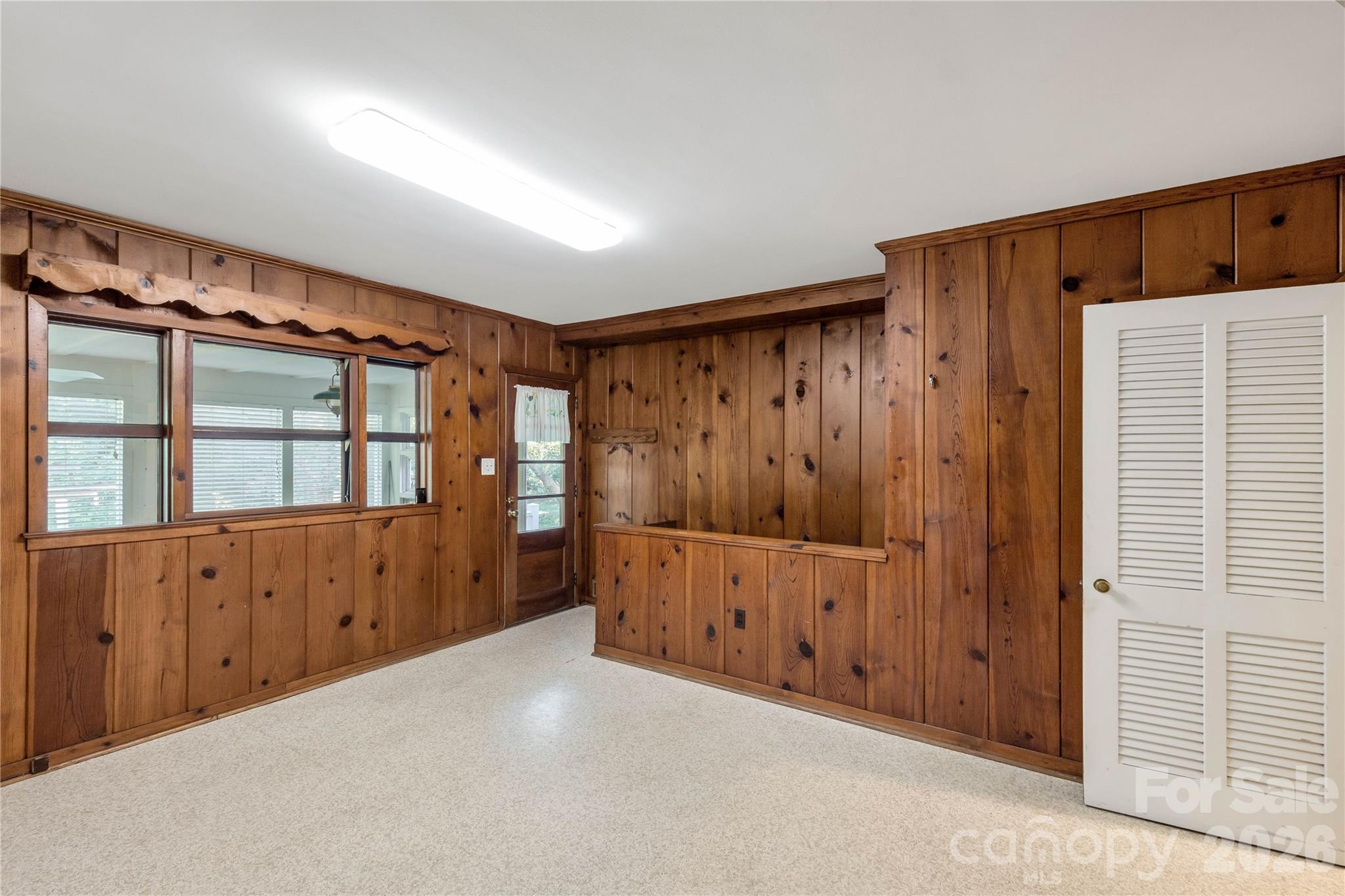 406 N Pine Street Property Photo 16
