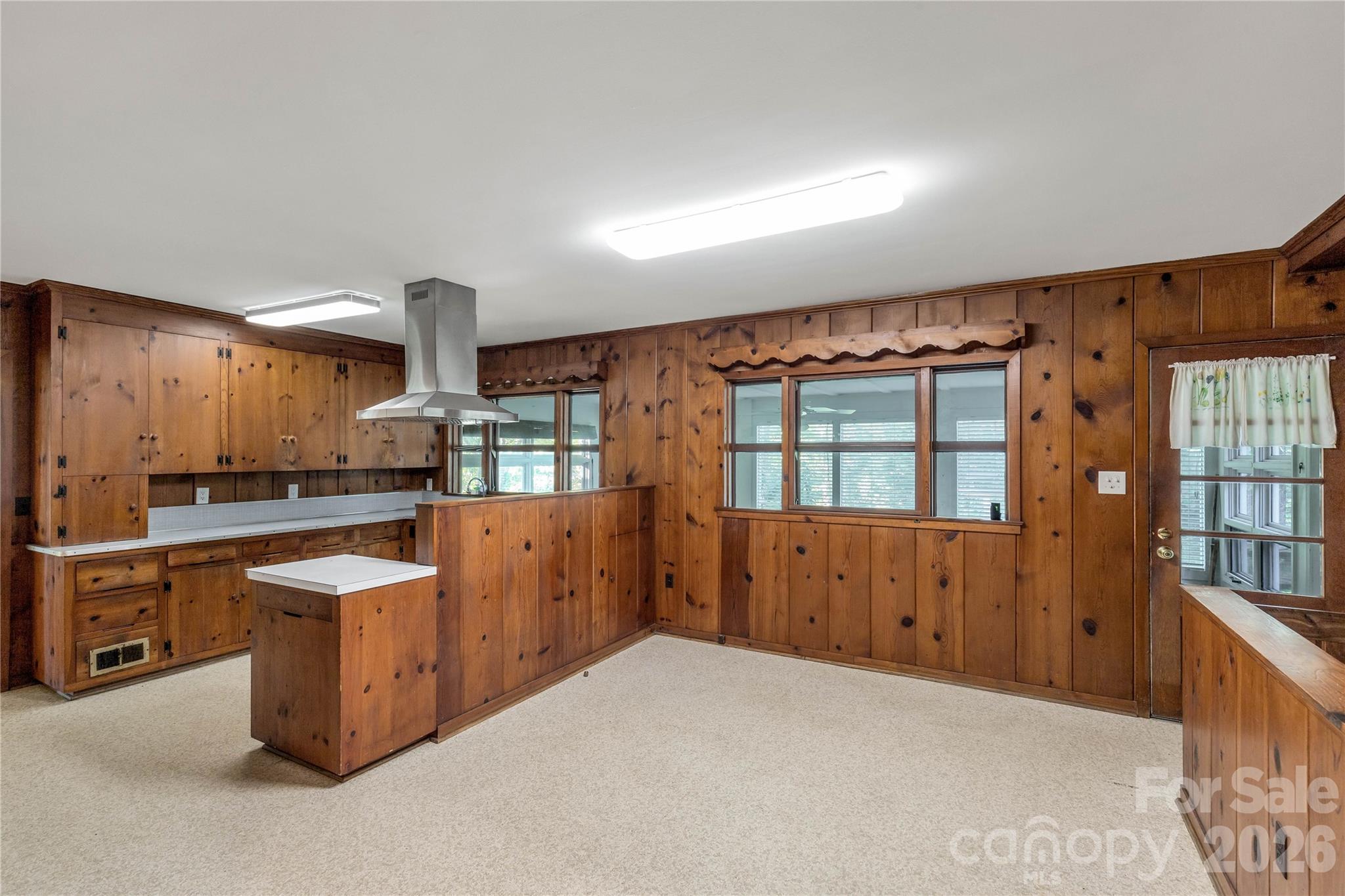 406 N Pine Street Property Photo 17