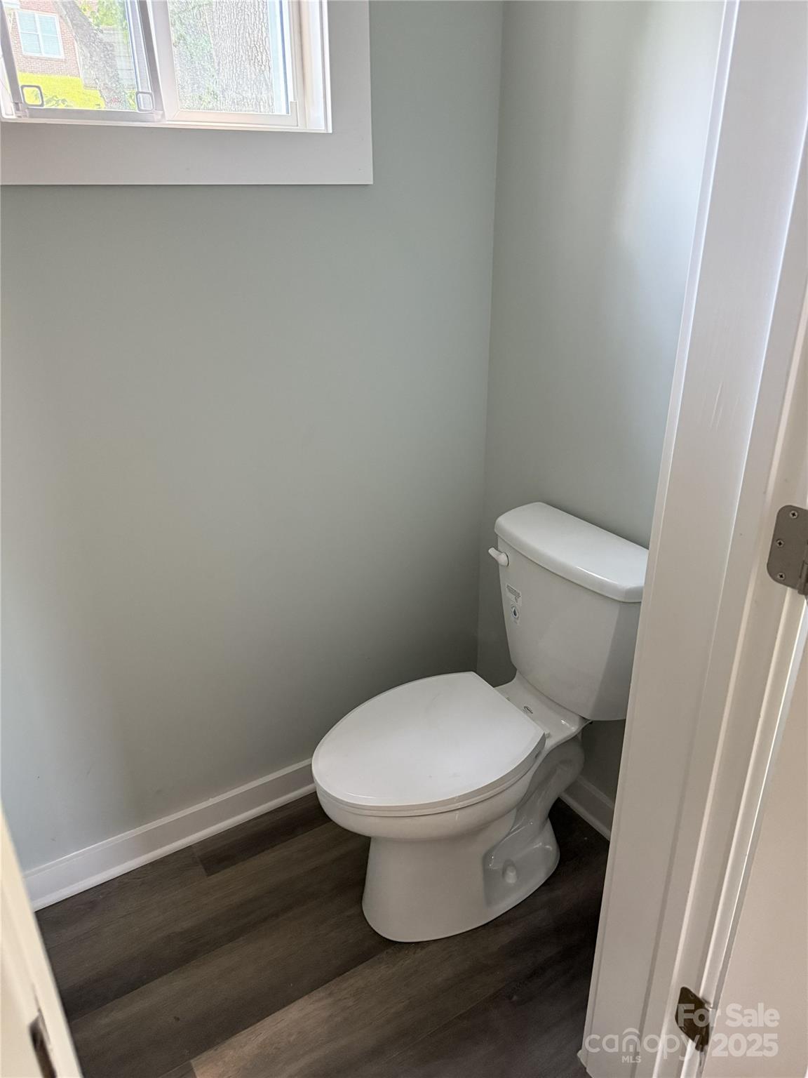 1 Freeport Lane Property Photo 8