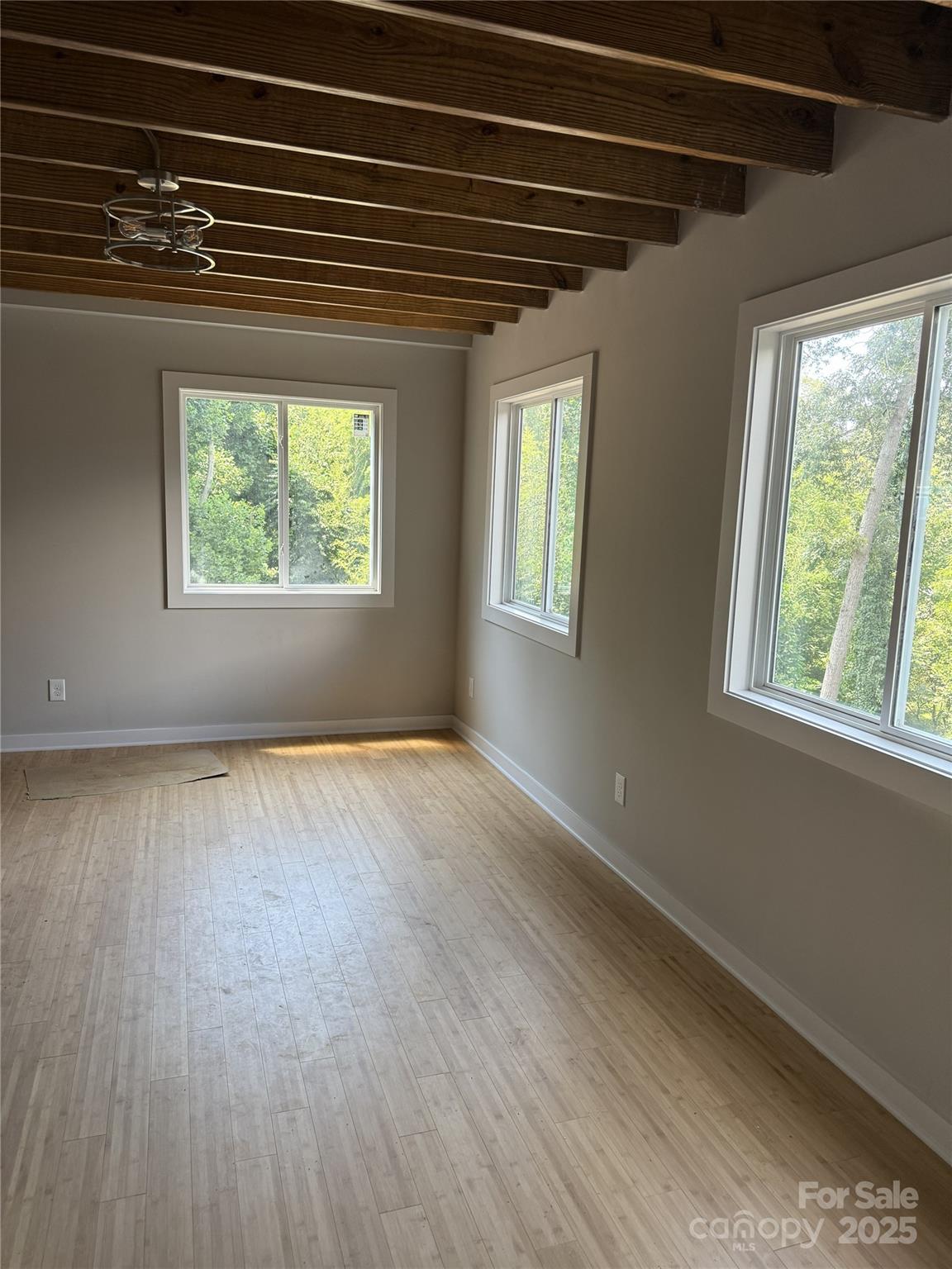 1 Freeport Lane Property Photo 9