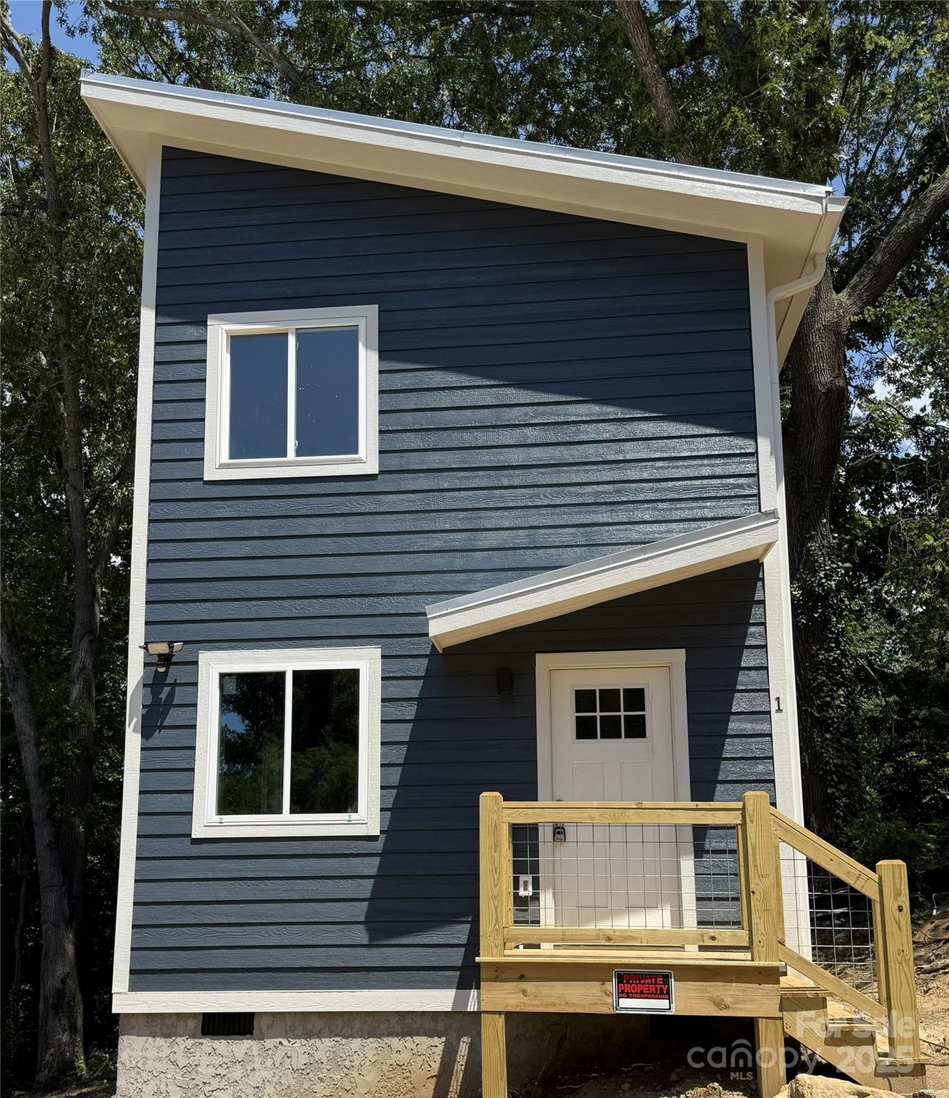 1 Freeport Lane Property Photo 17