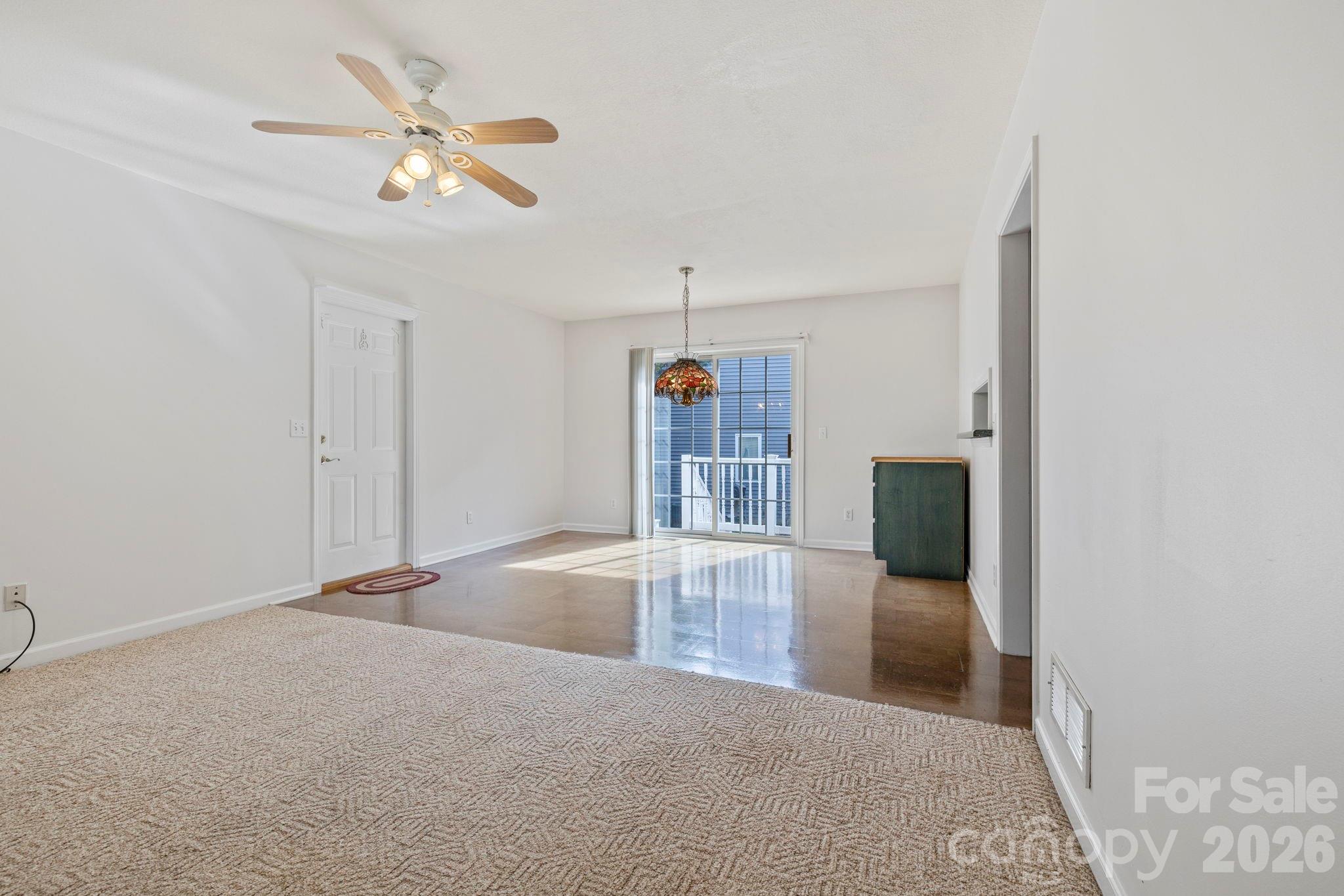 372 Kingfisher Lane Property Photo 11