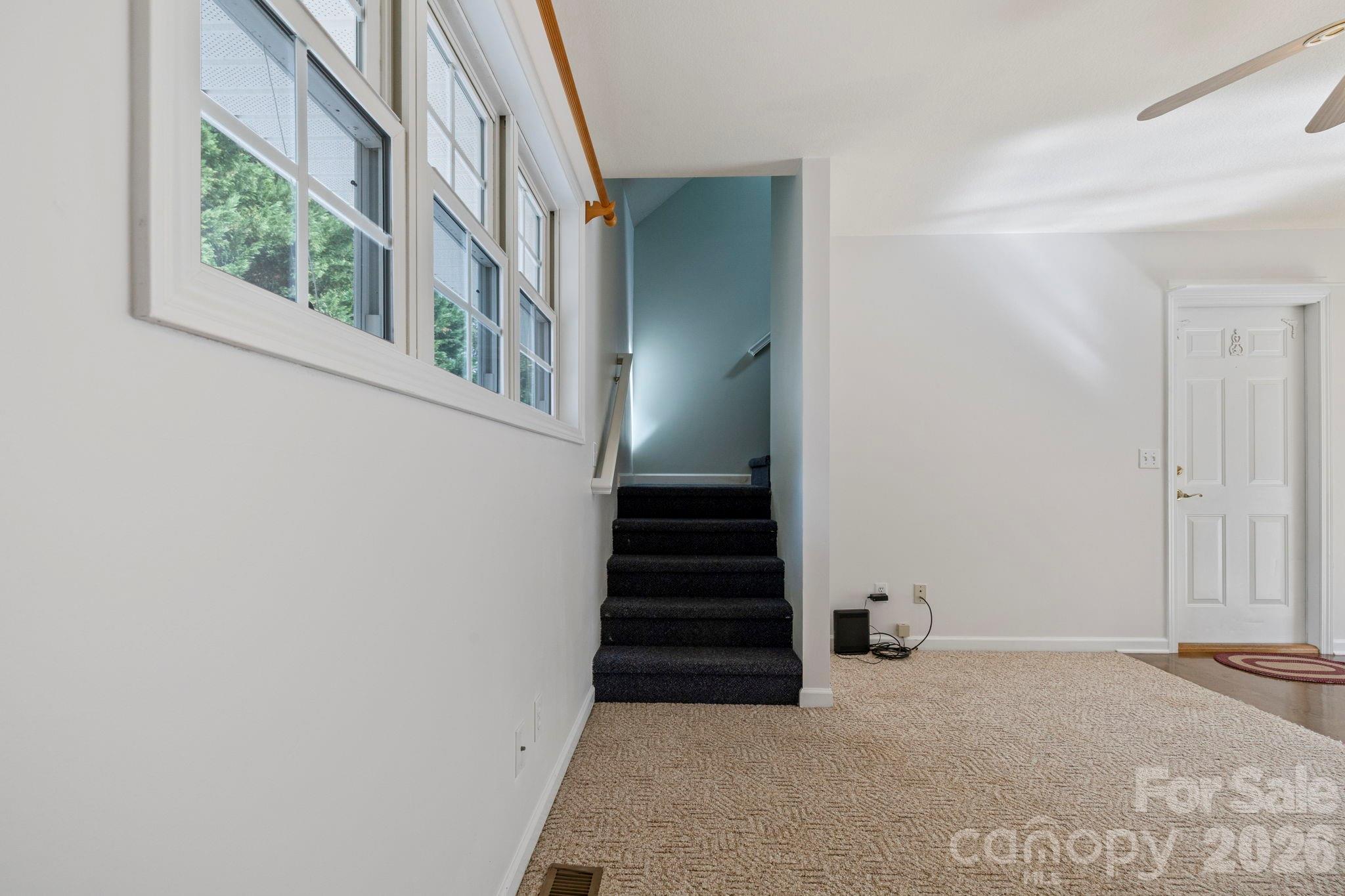 372 Kingfisher Lane Property Photo 19