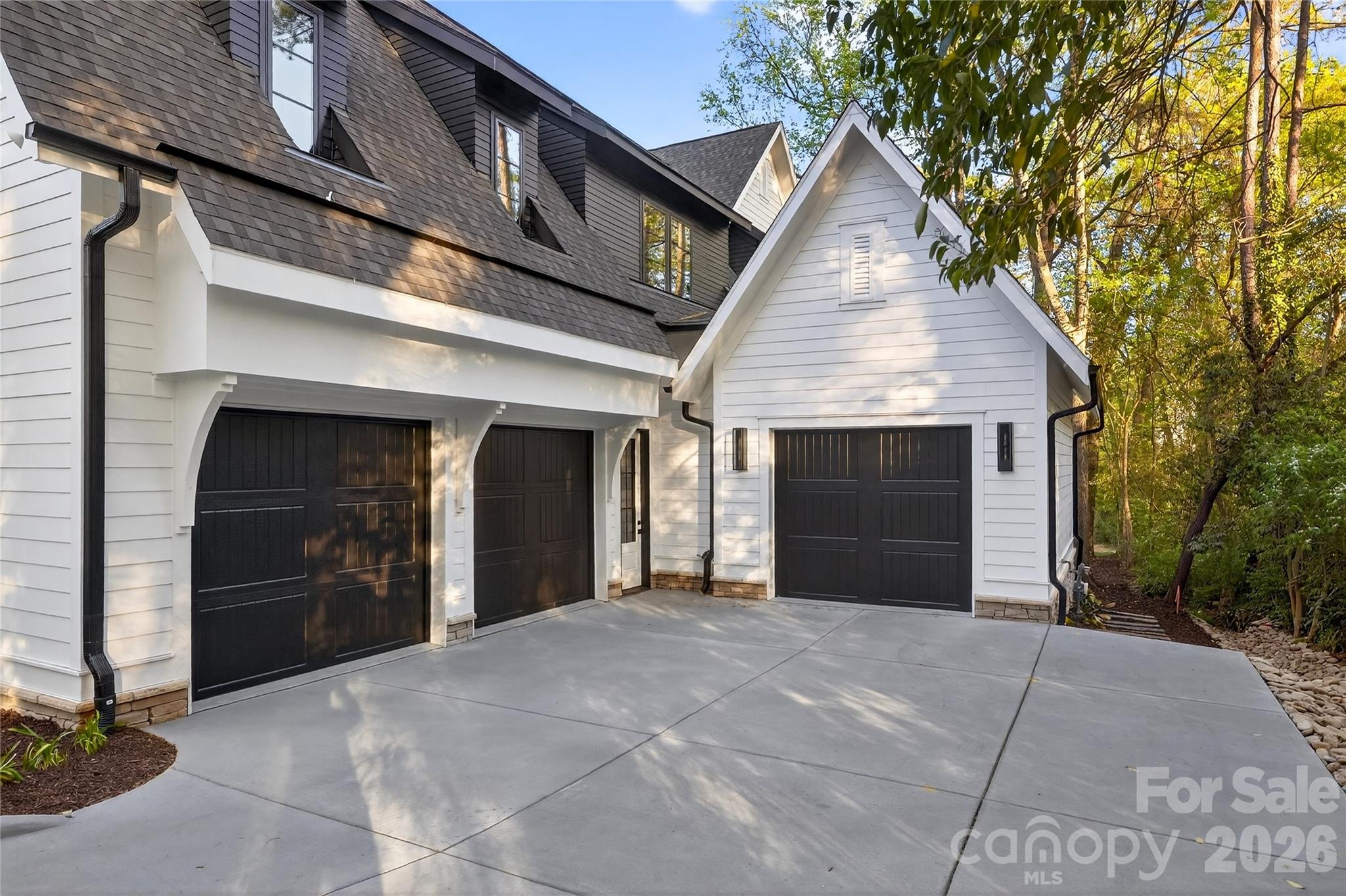 1209 Meadowood Lane Property Photo 6