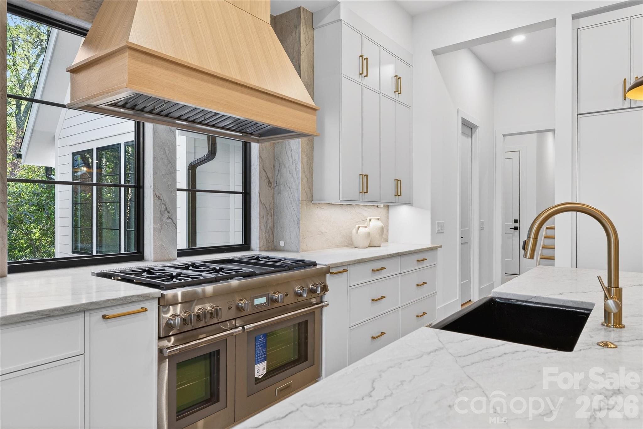 1209 Meadowood Lane Property Photo 15