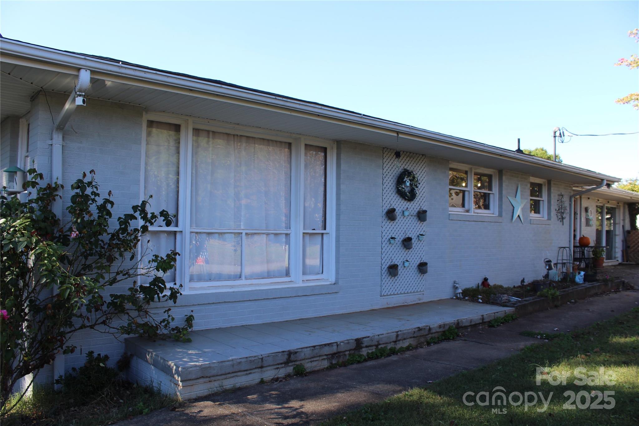 107 N Matthews Street Property Photo 1