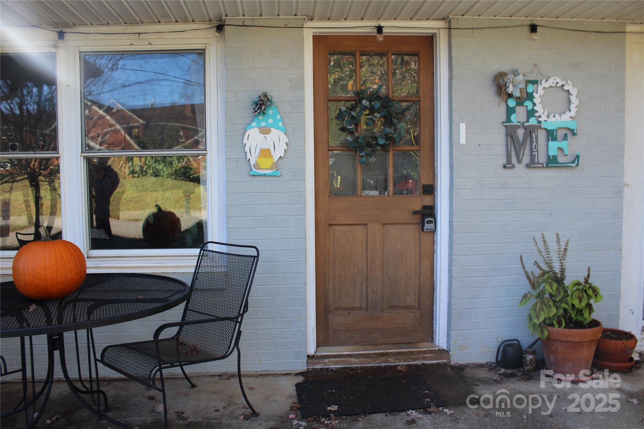 107 N Matthews Street Property Photo 2