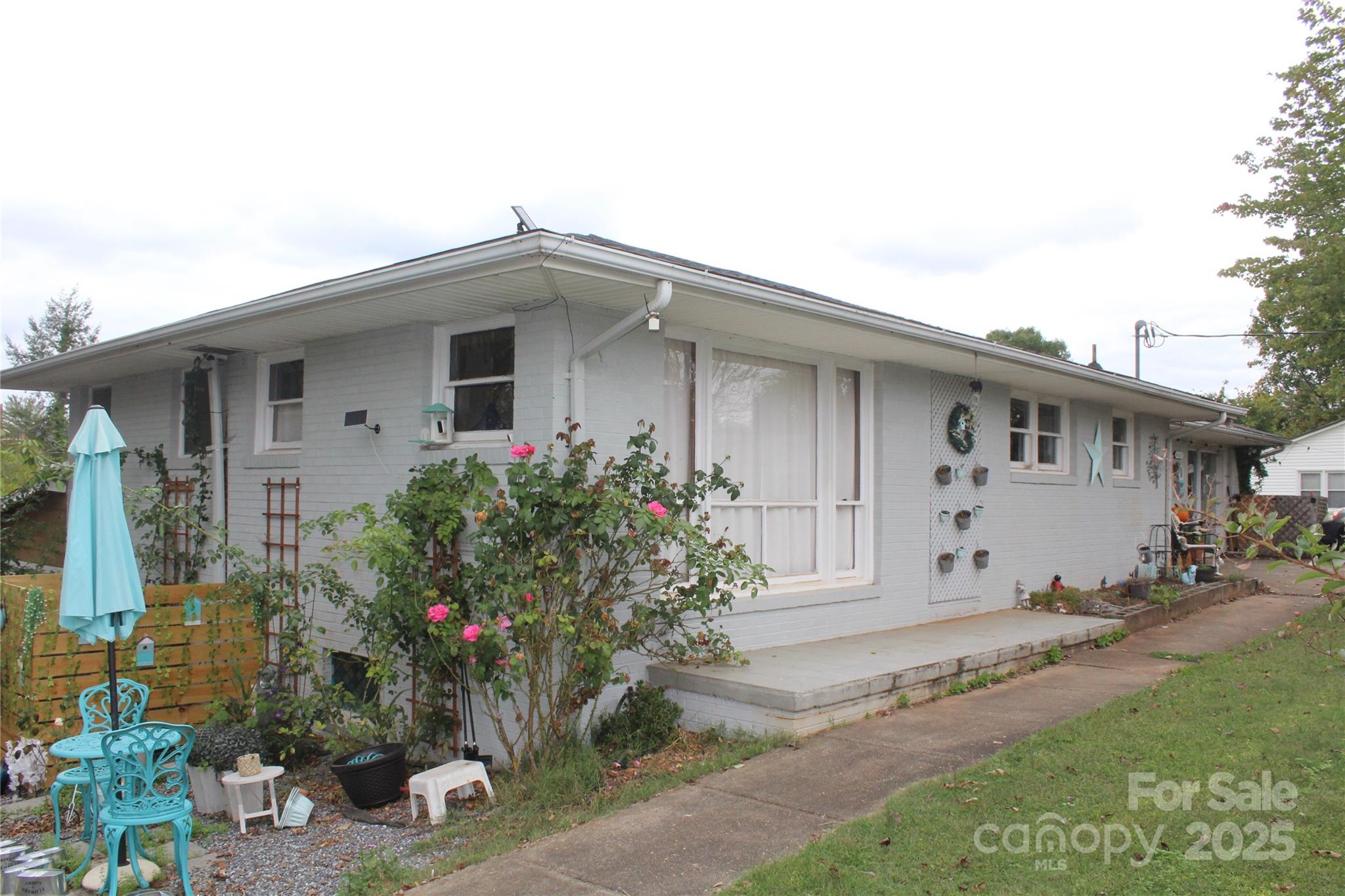 107 N Matthews Street Property Photo 3