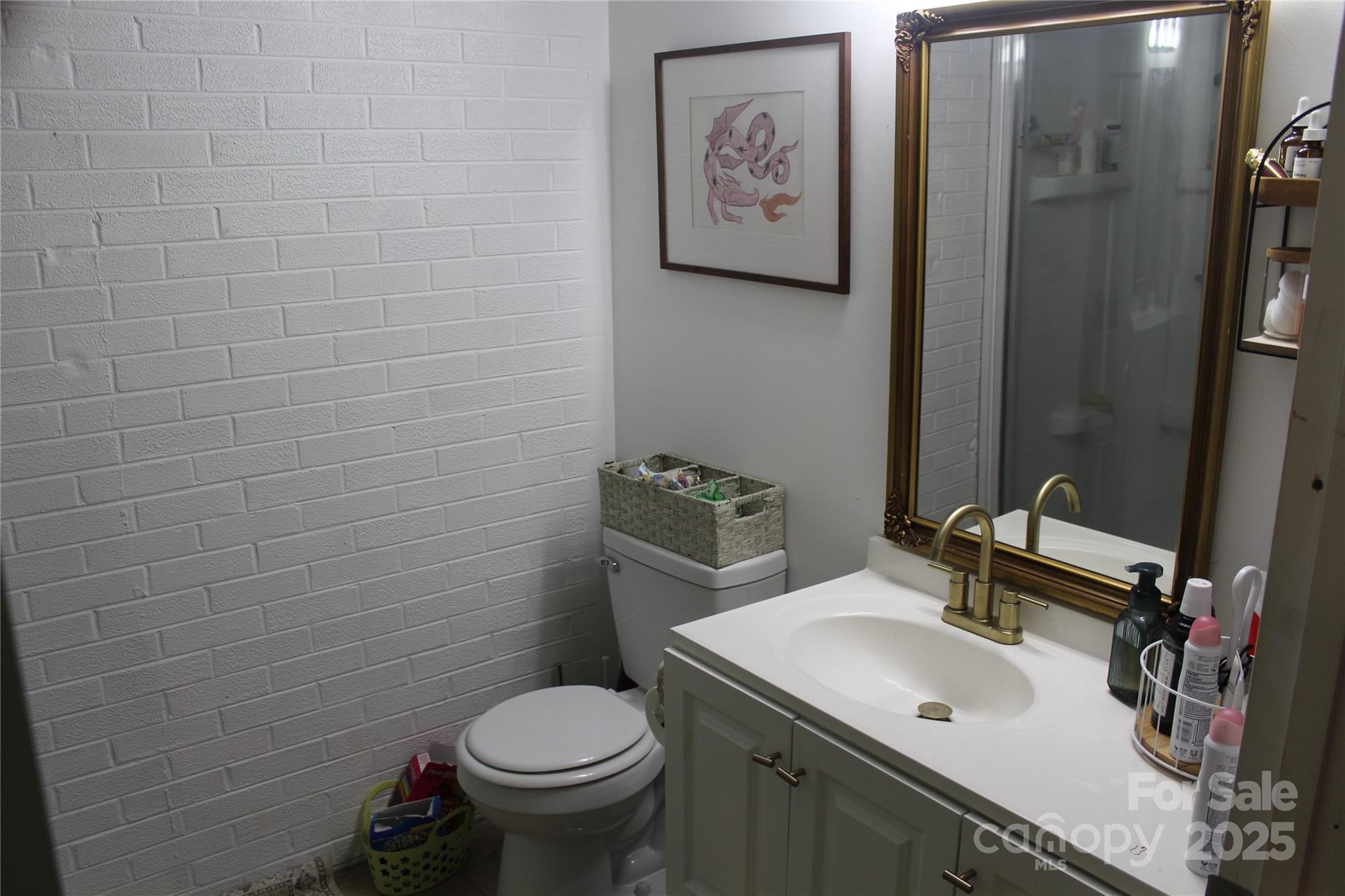 107 N Matthews Street Property Photo 8