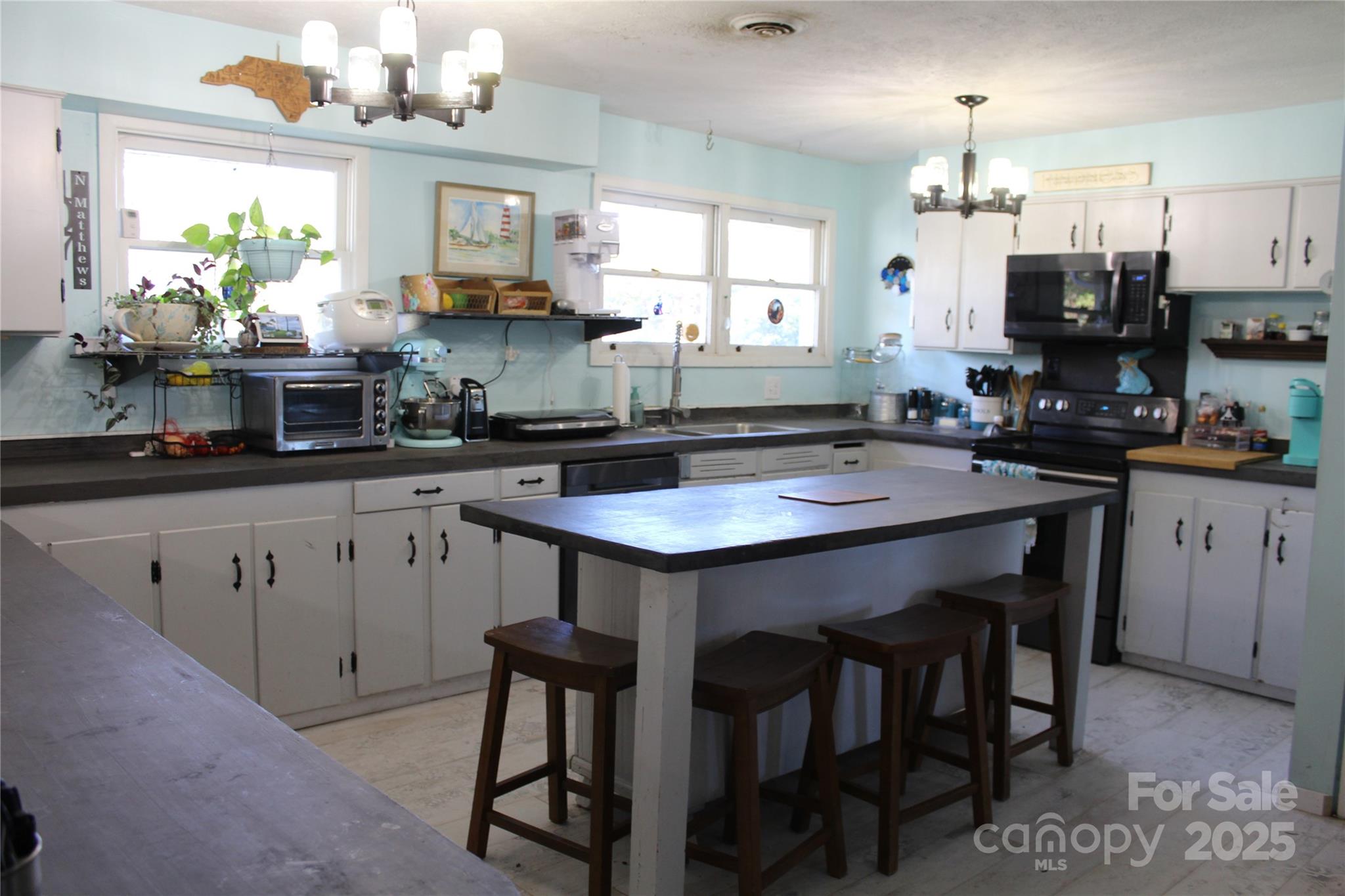 107 N Matthews Street Property Photo 11
