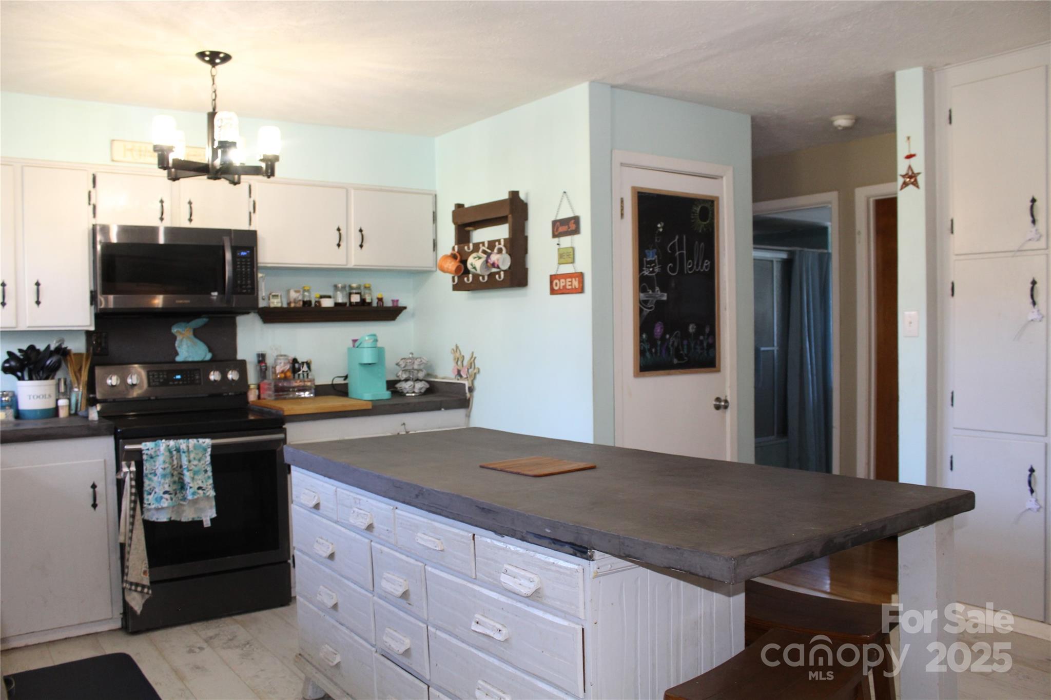 107 N Matthews Street Property Photo 12