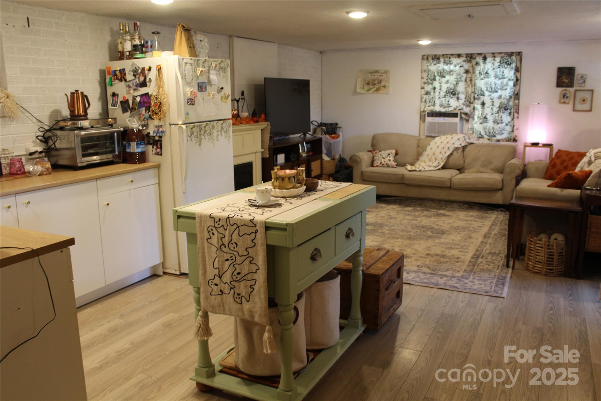 107 N Matthews Street Property Photo 23