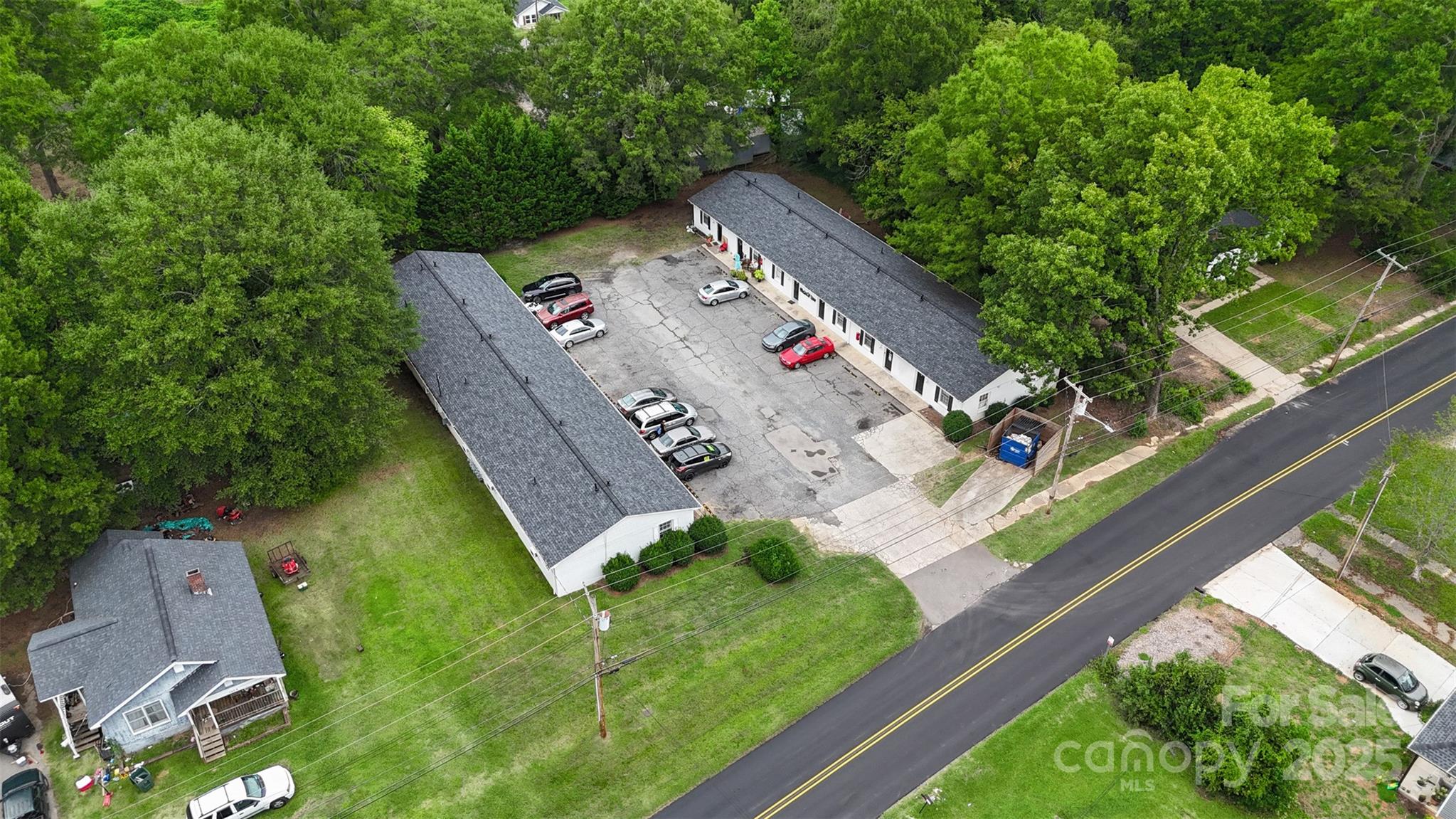 1616 W Fifth Avenue Property Photo 3