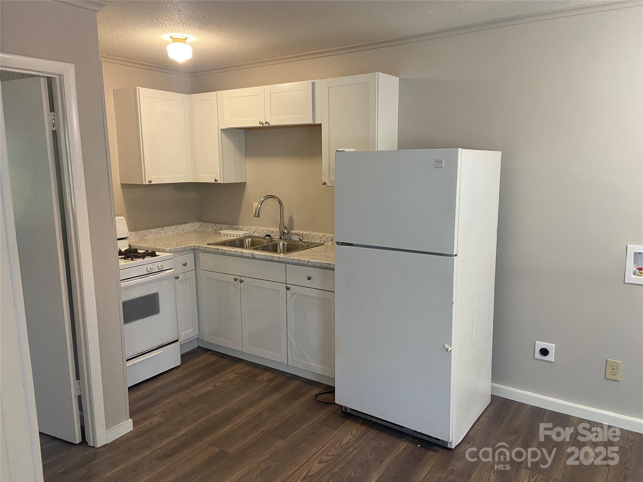 1616 W Fifth Avenue Property Photo 13