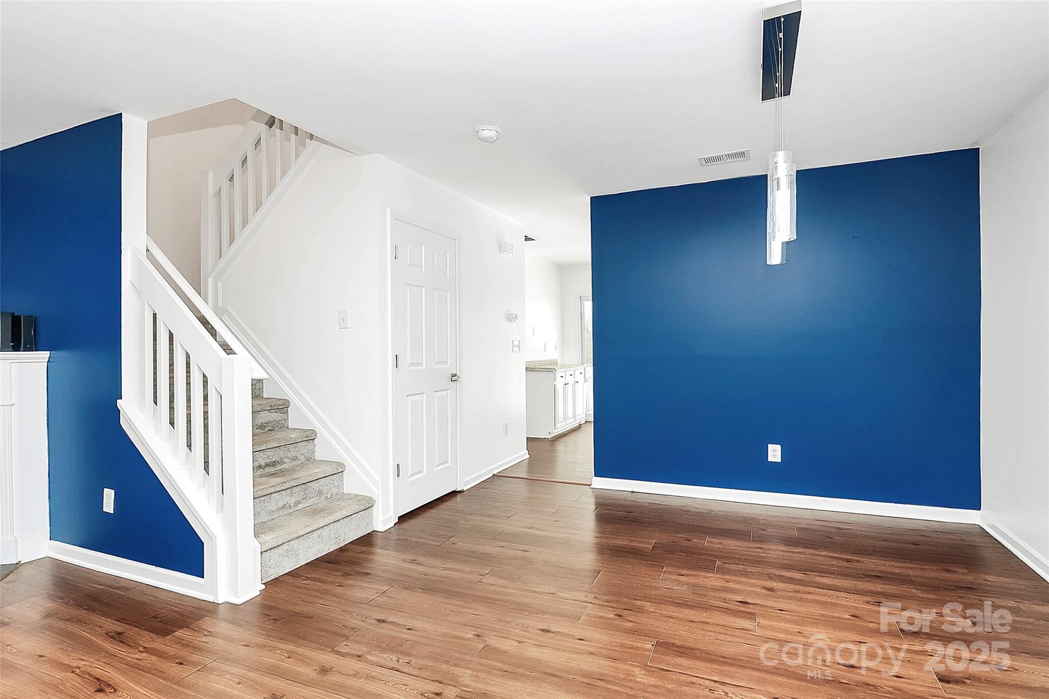 10549 Yellow Rose Lane Property Photo 7