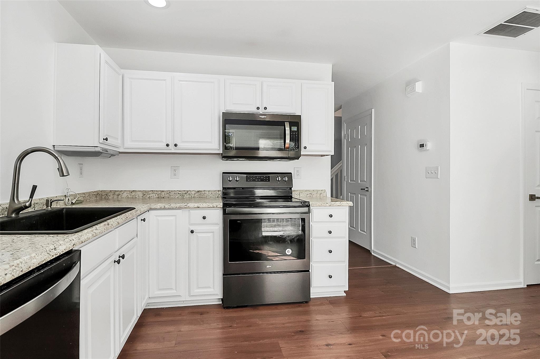 10549 Yellow Rose Lane Property Photo 11