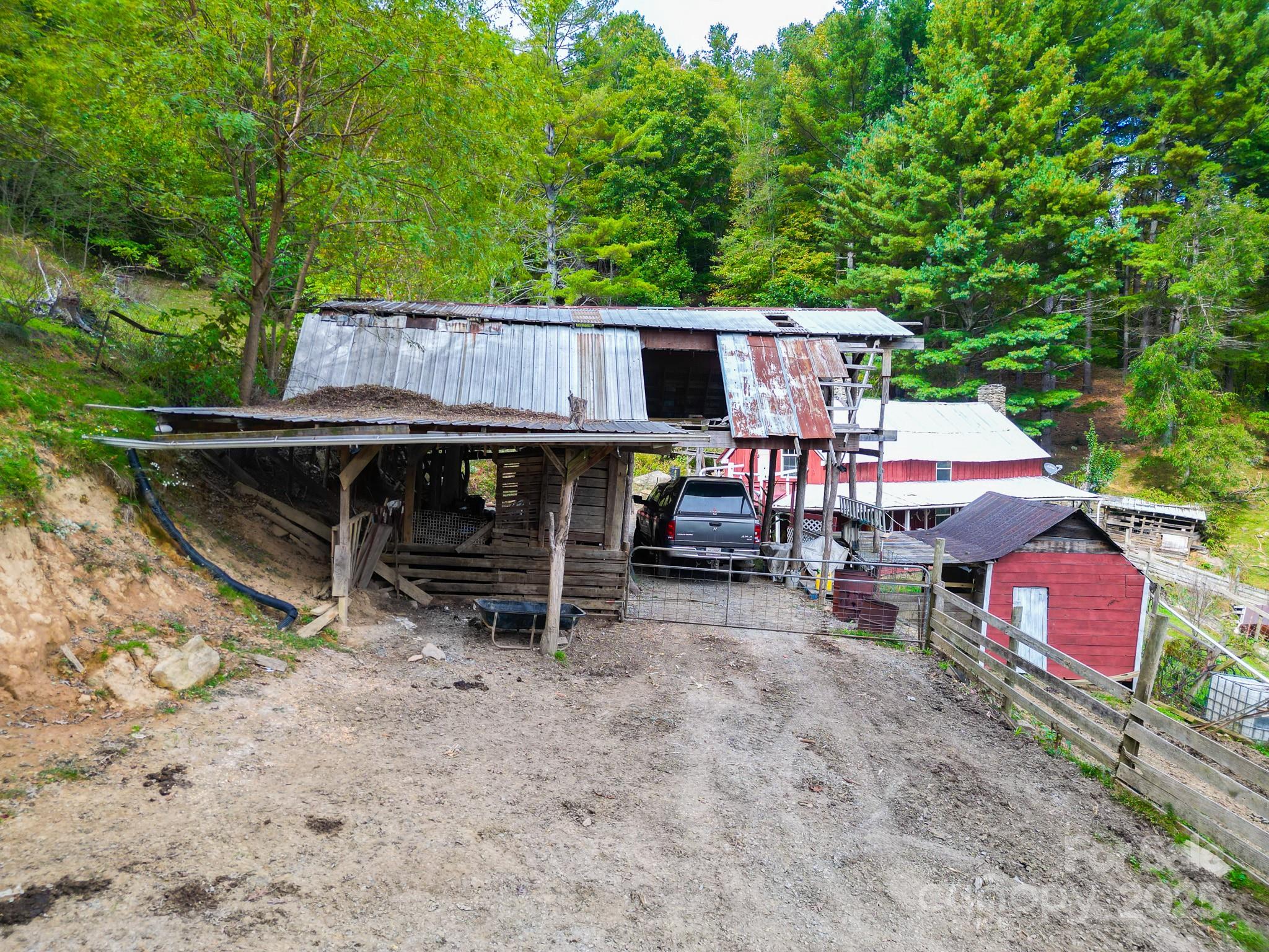 105 Home Place Road Property Photo 12