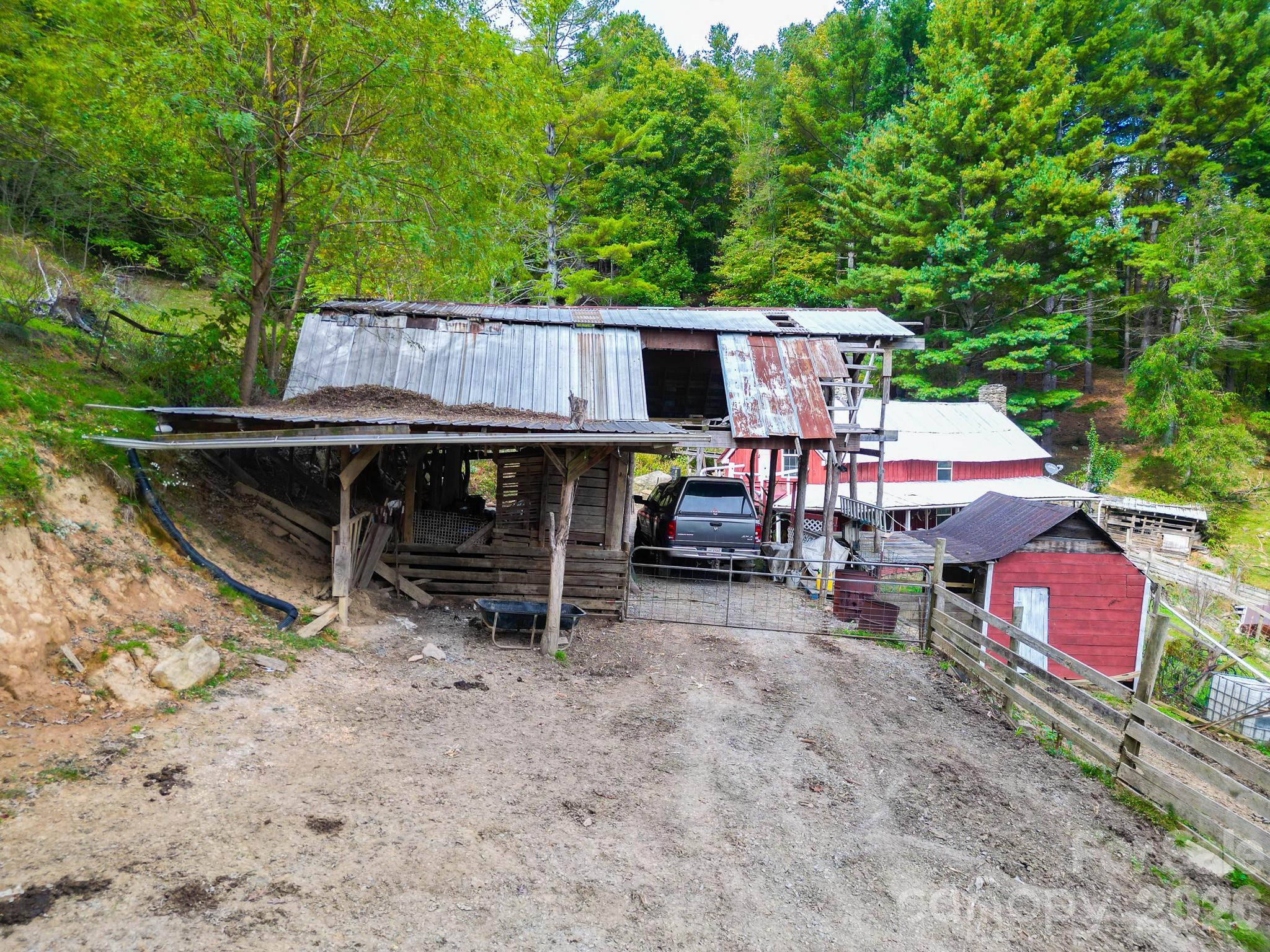 105 Home Place Road Property Photo 13
