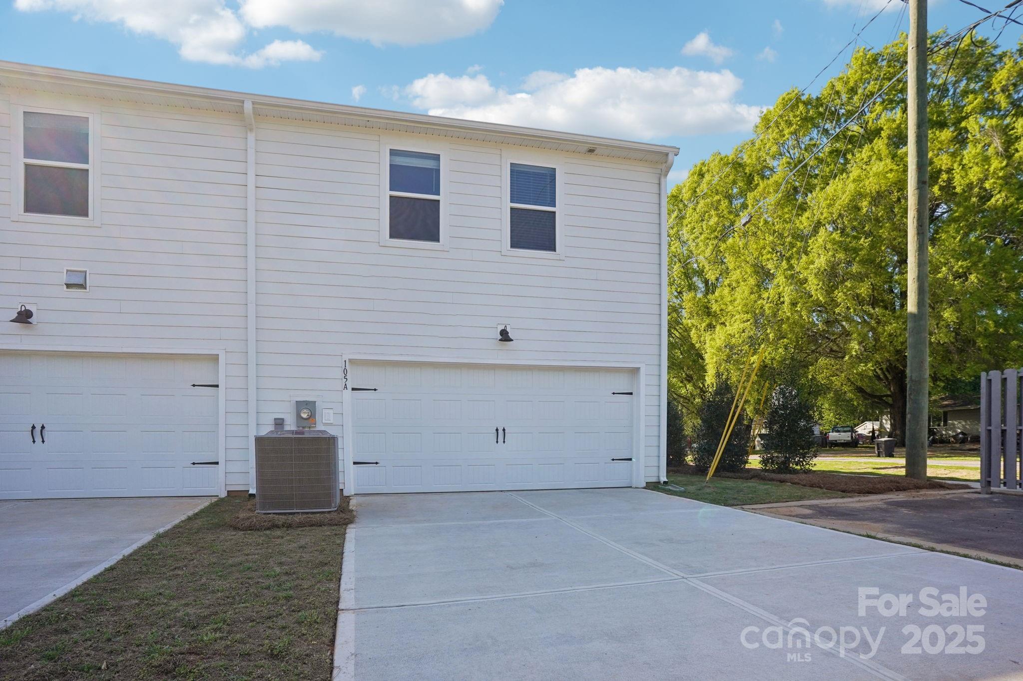 105 Ciara Place E Property Photo 21