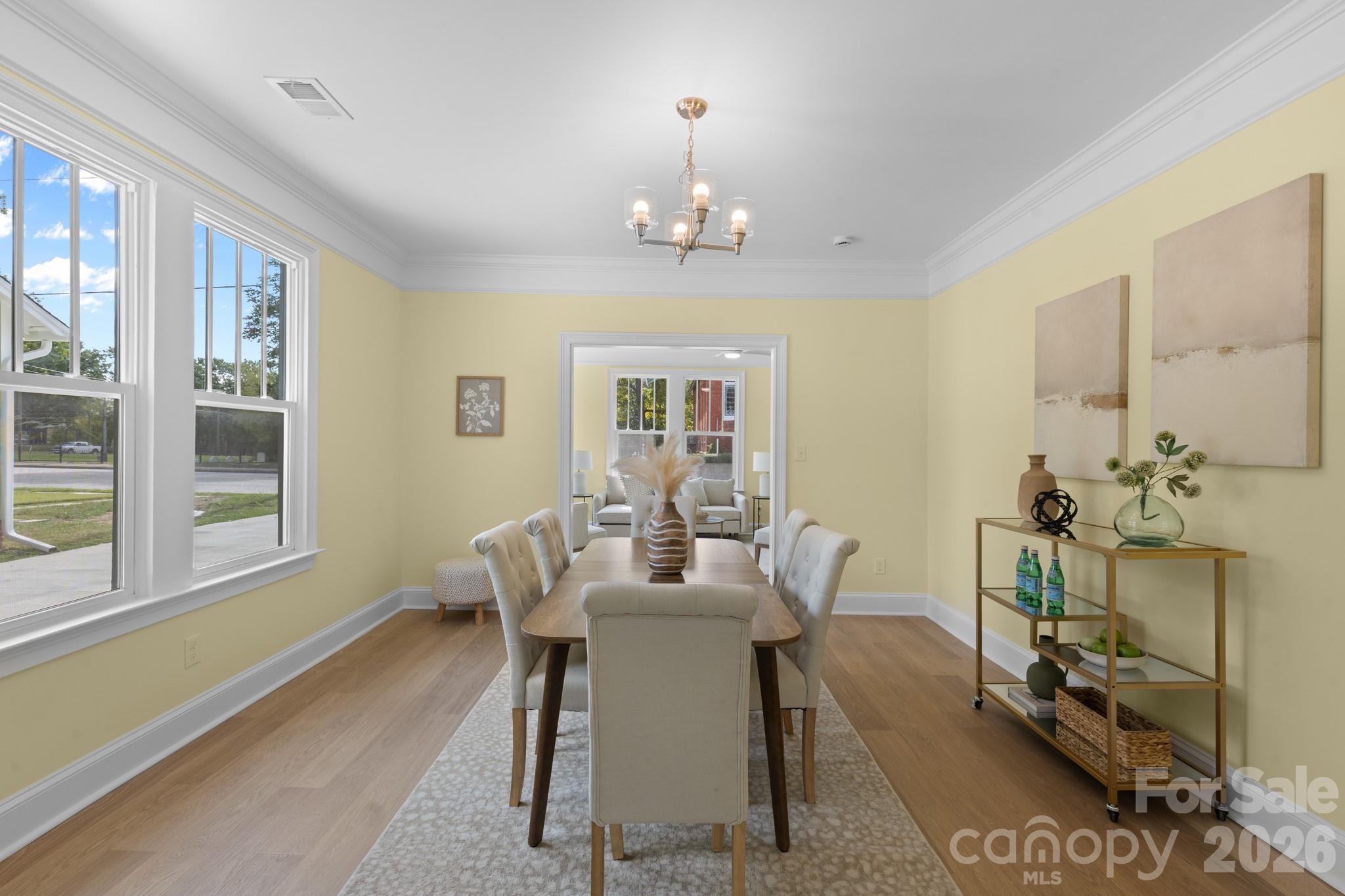 304 W Gay Street Property Photo 9