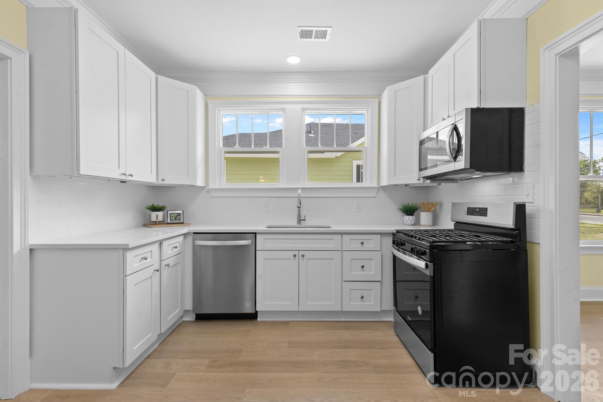 304 W Gay Street Property Photo 11