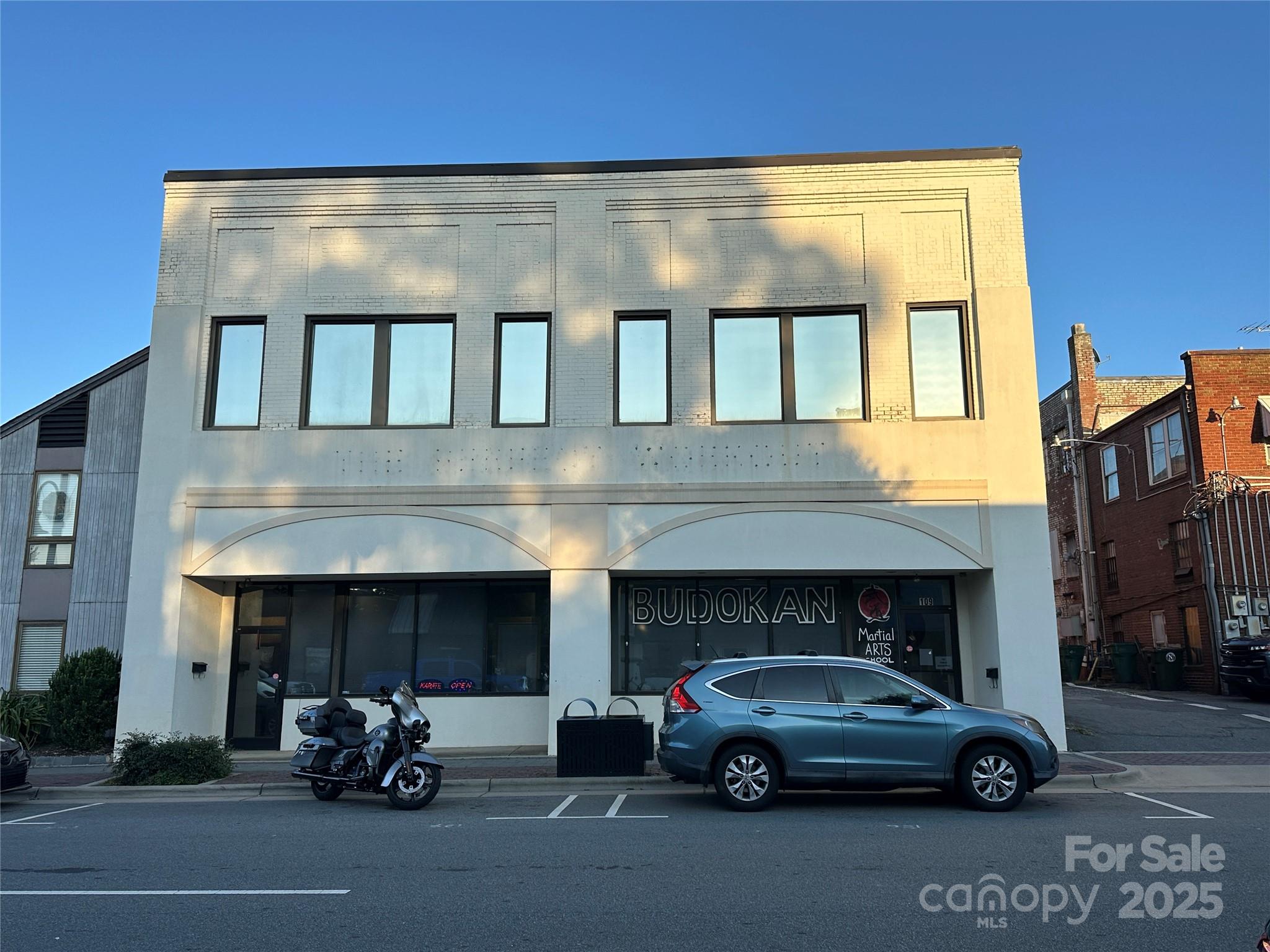 109 N Main Avenue Property Photo 1