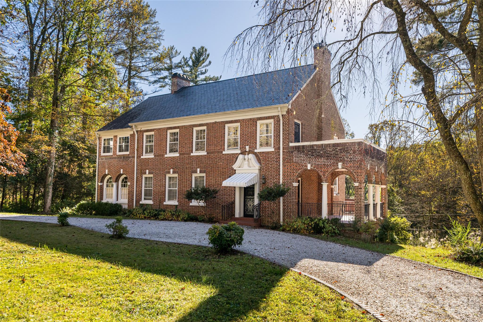325 Vanderbilt Road Property Photo 1