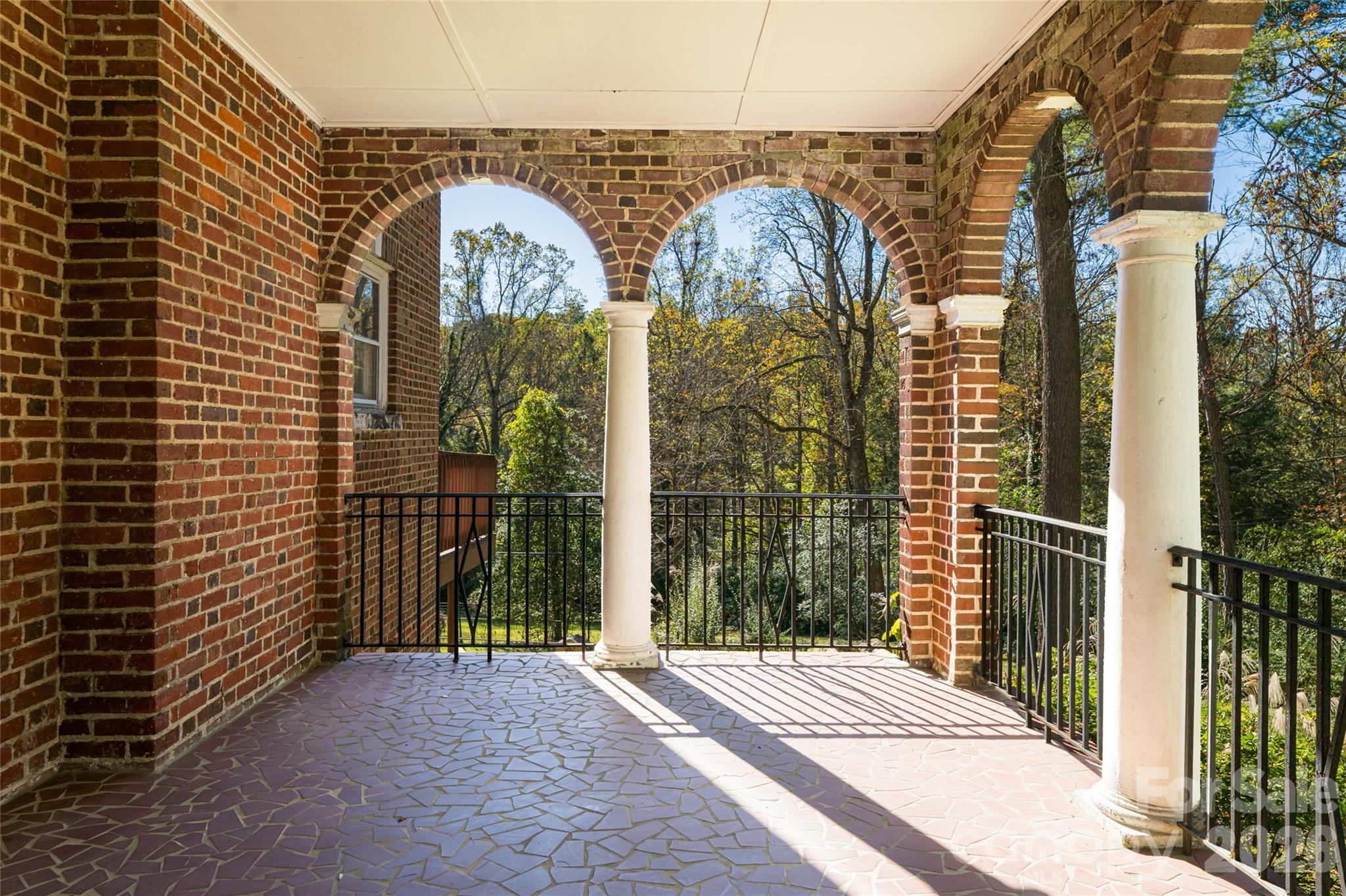 325 Vanderbilt Road Property Photo 4