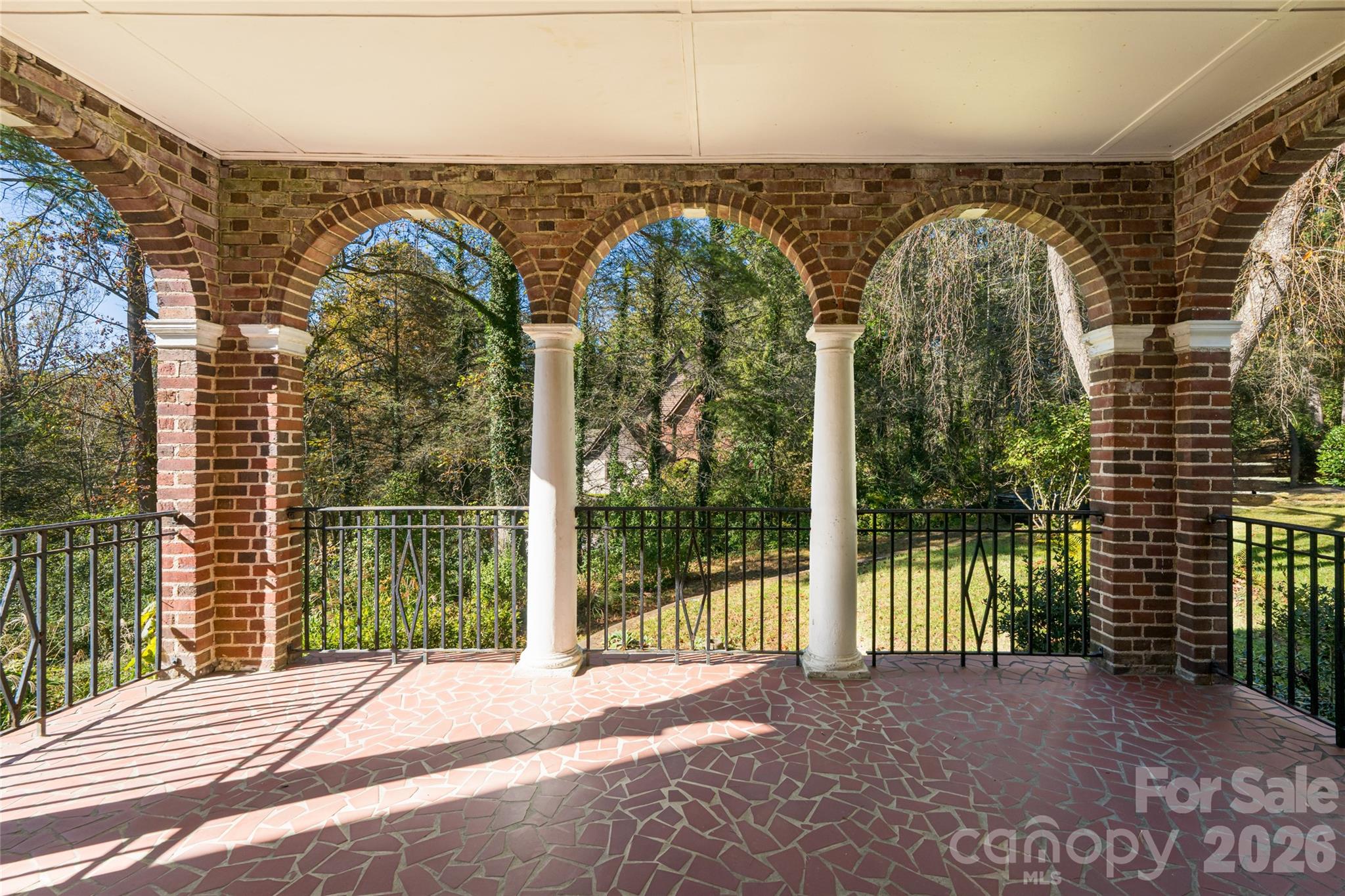 325 Vanderbilt Road Property Photo 6