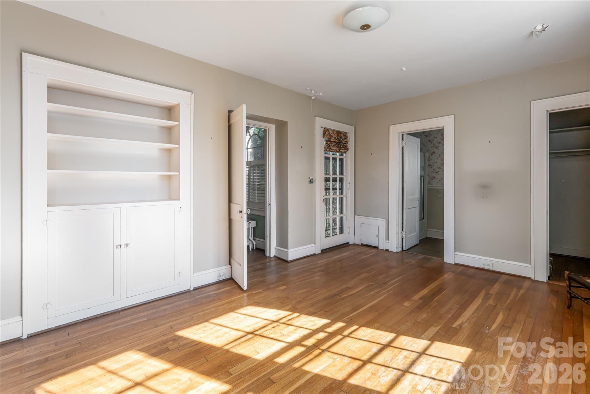 325 Vanderbilt Road Property Photo 25