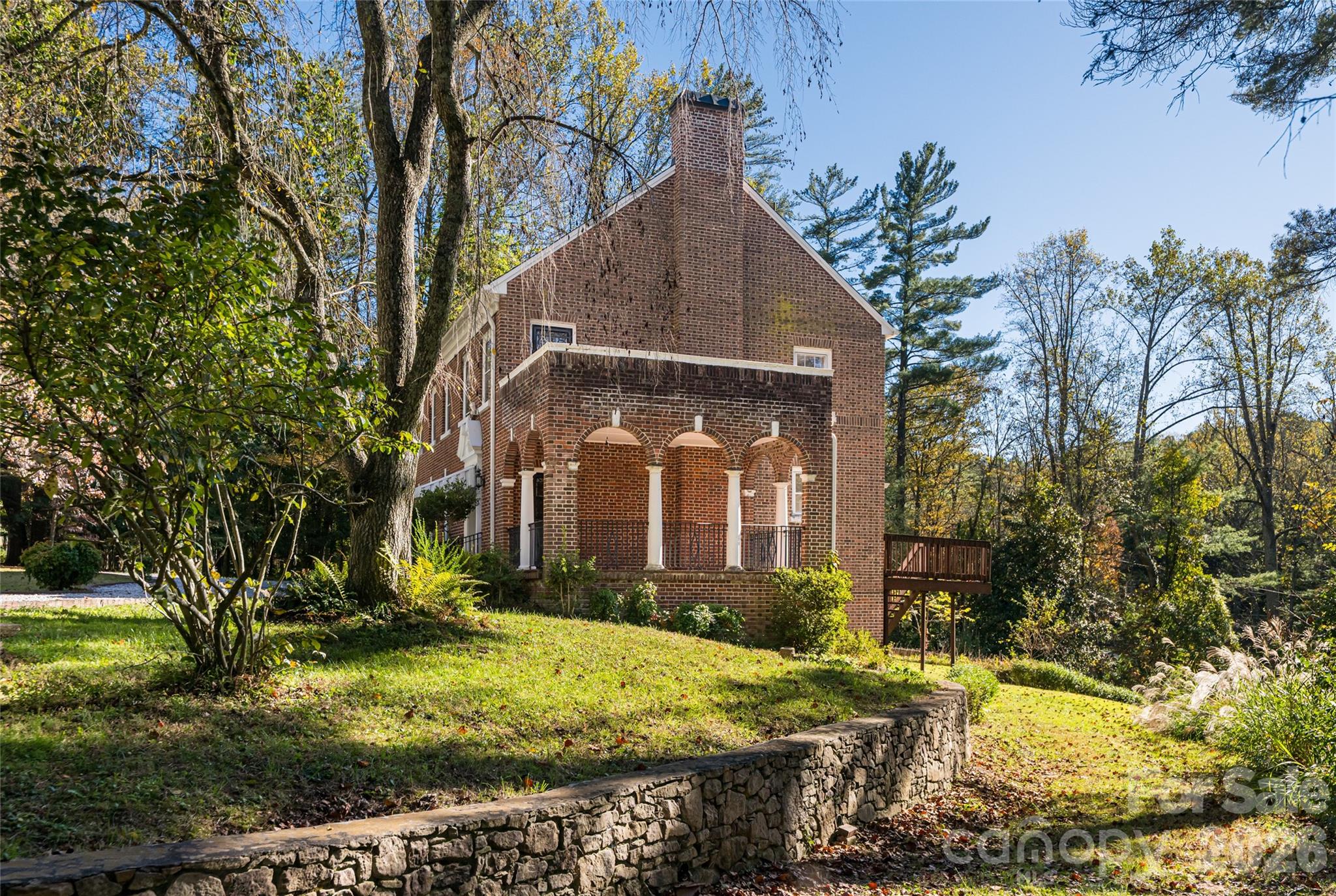 325 Vanderbilt Road Property Photo 42