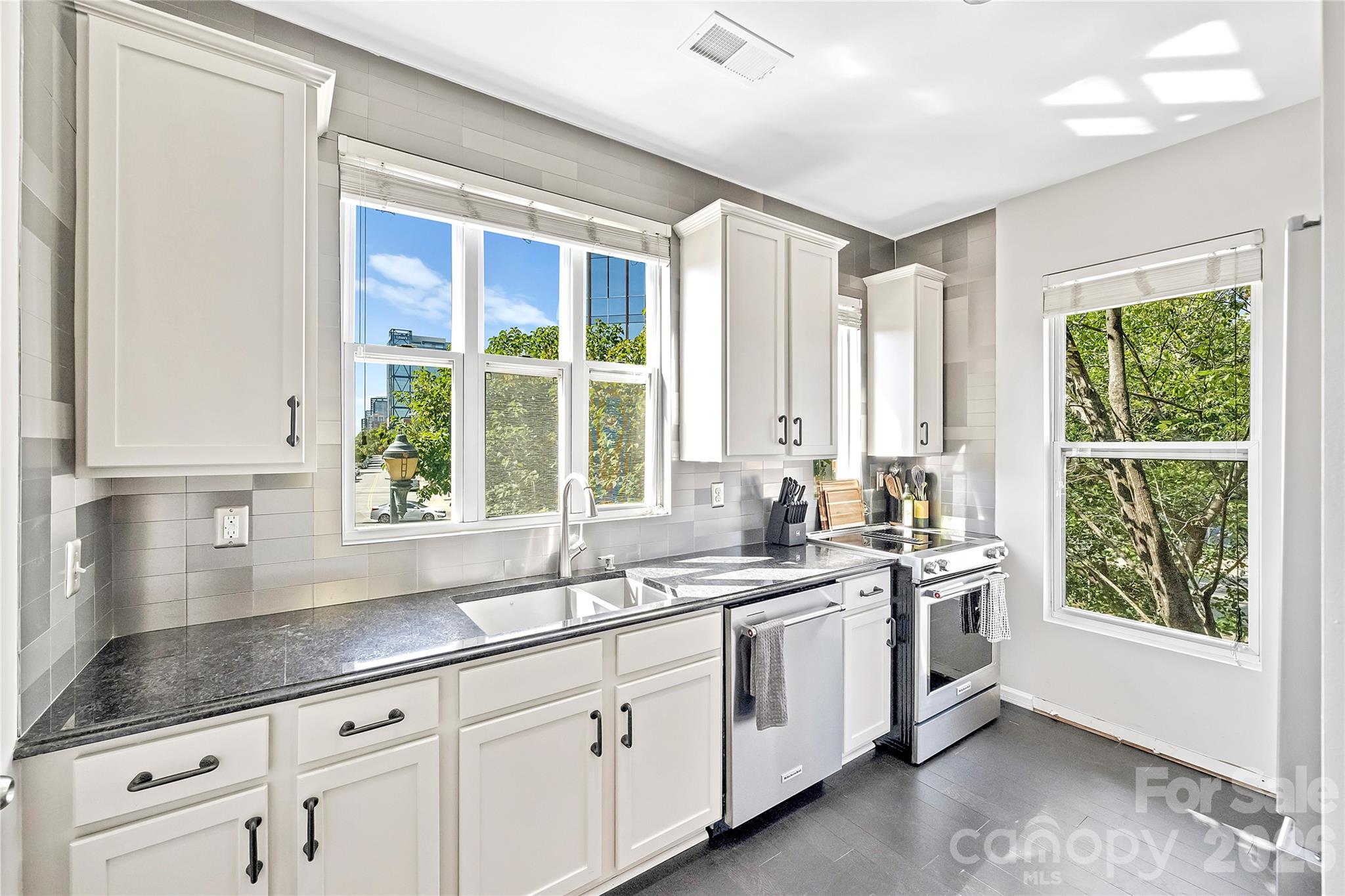 1425 Camden Road Property Photo 3