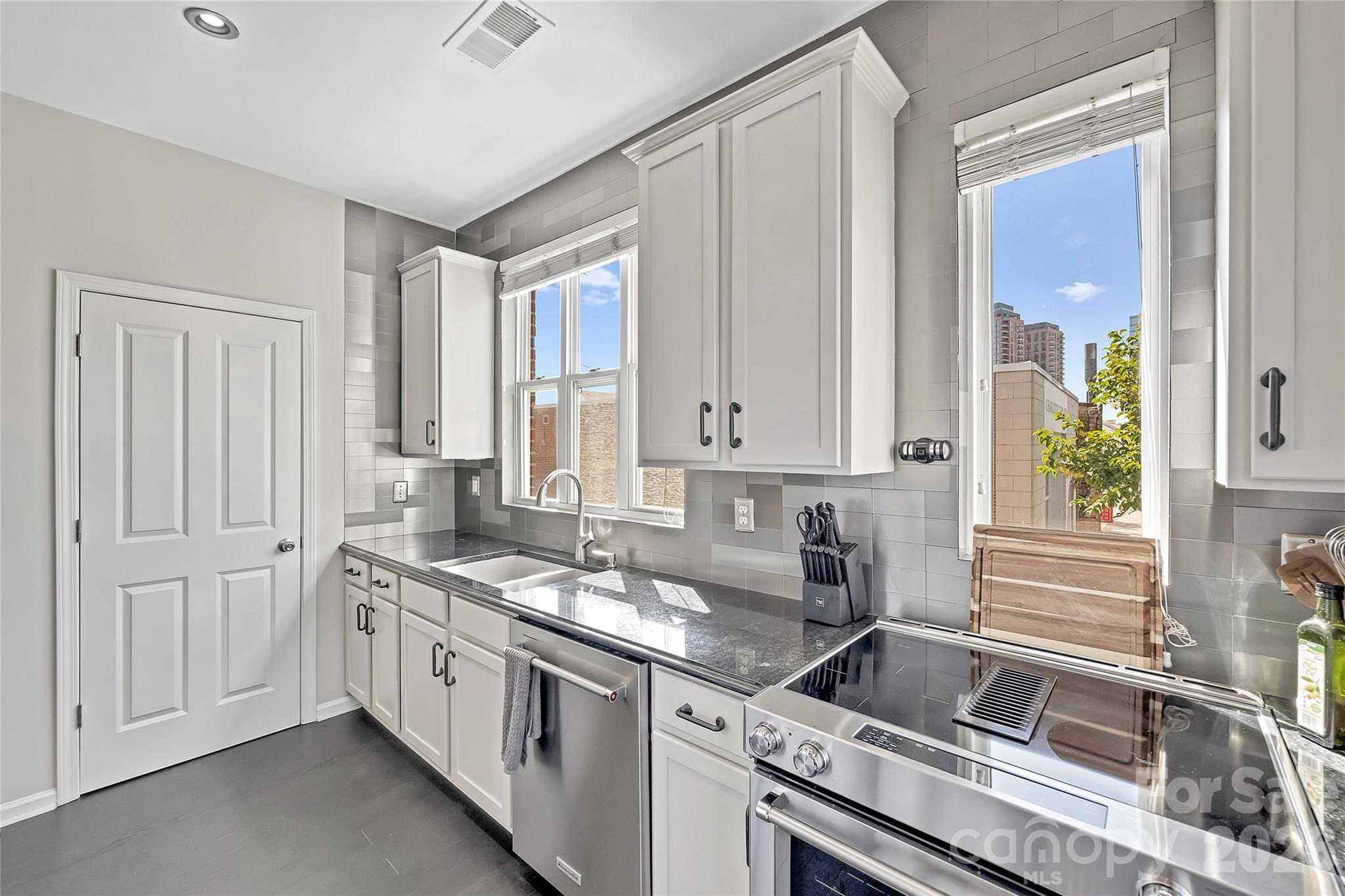 1425 Camden Road Property Photo 4