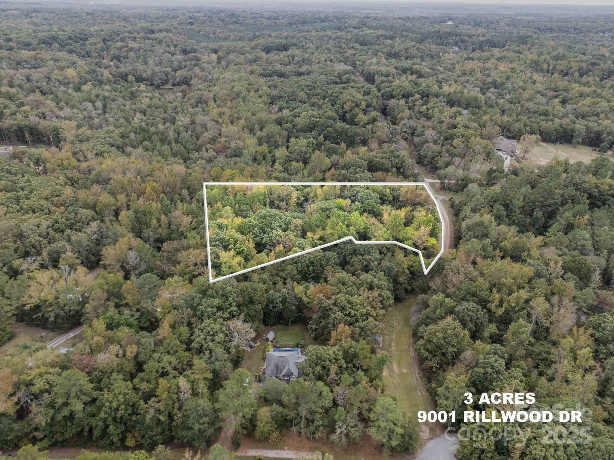 8001 Rillwood Drive Property Photo 9