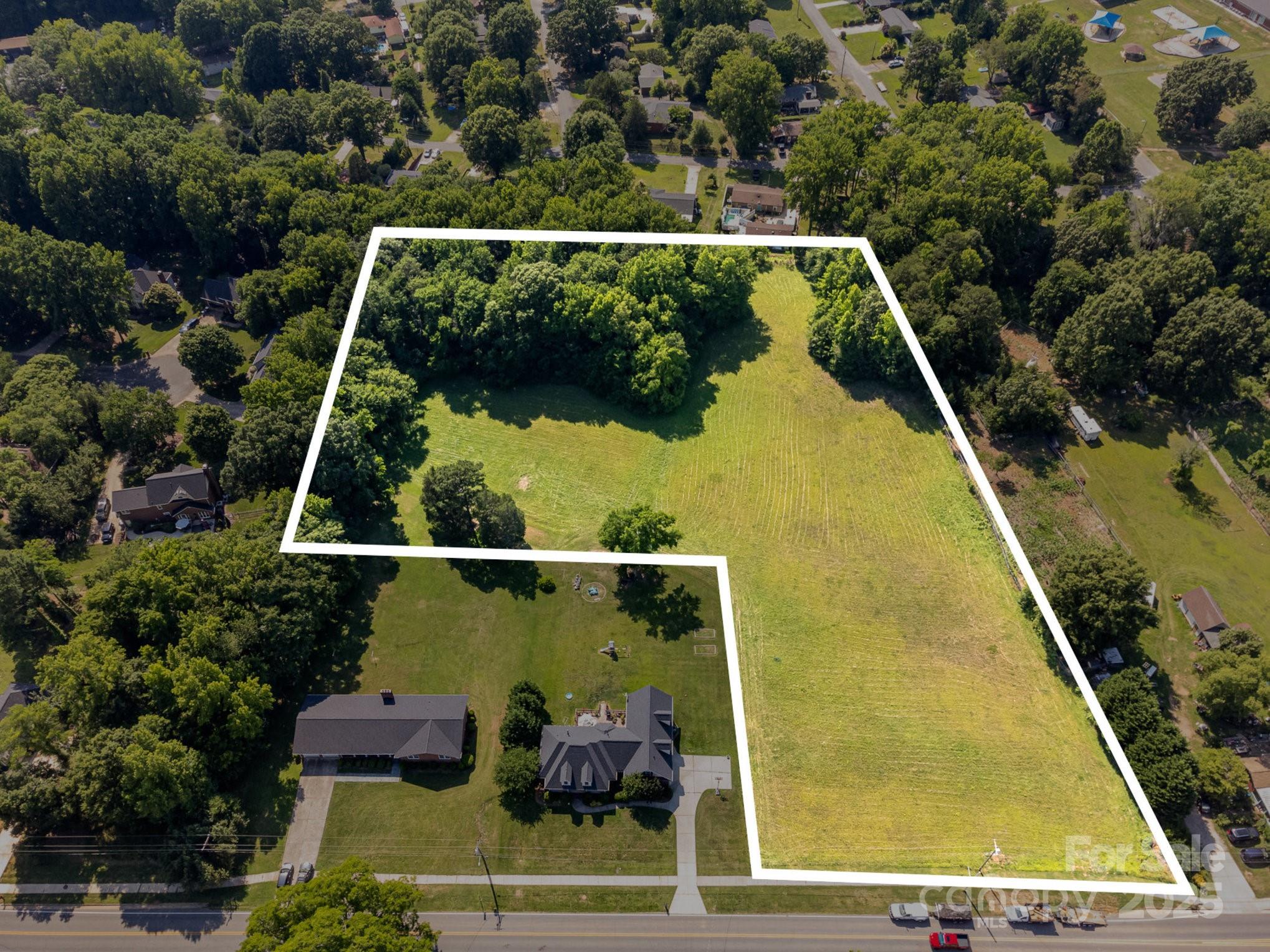 1410 Oakwood Avenue Property Photo 3