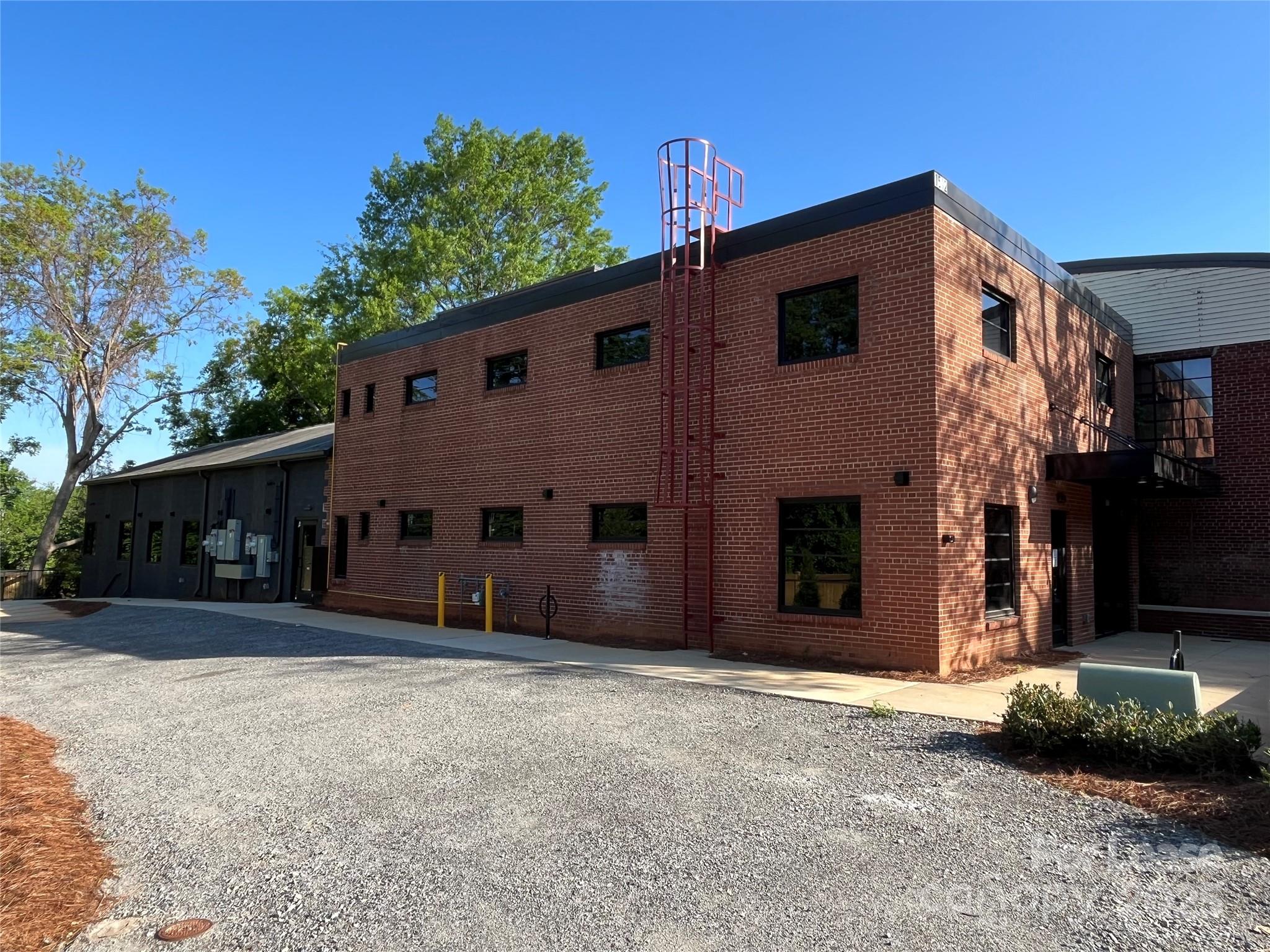 1512 Southwood Avenue Property Photo 3