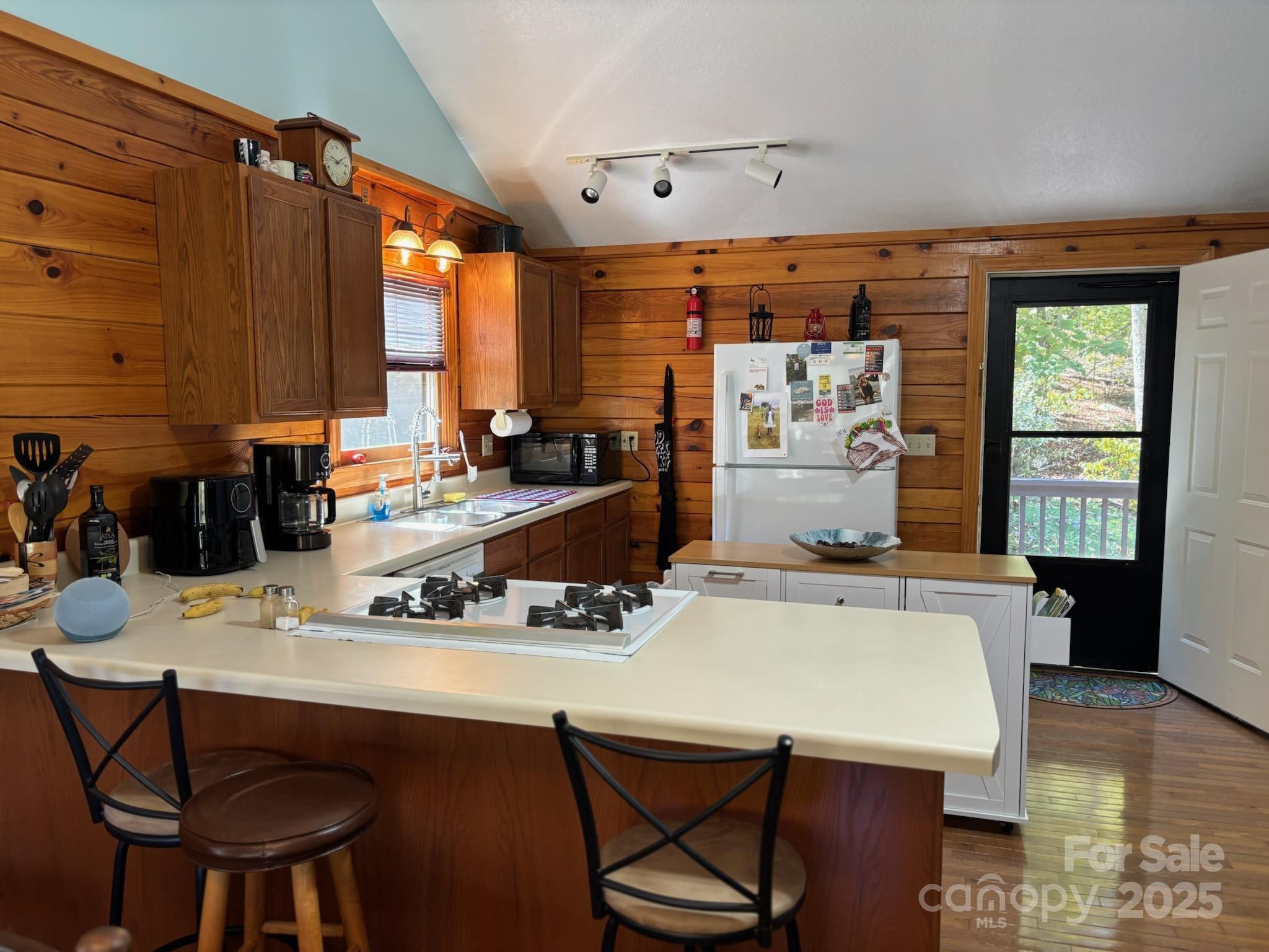 408 Dora Lane Property Photo 9