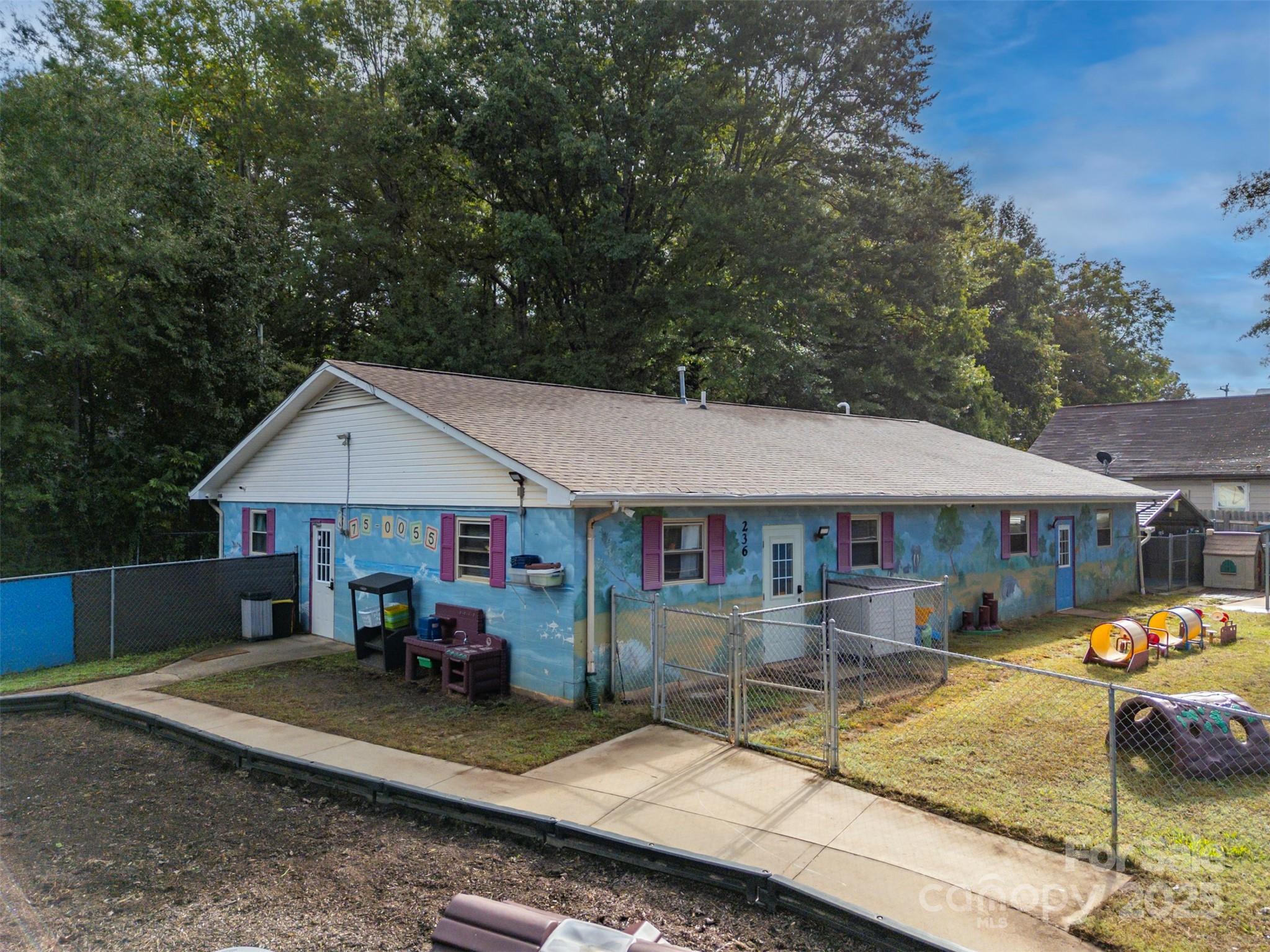 236 Textile Avenue Property Photo 3