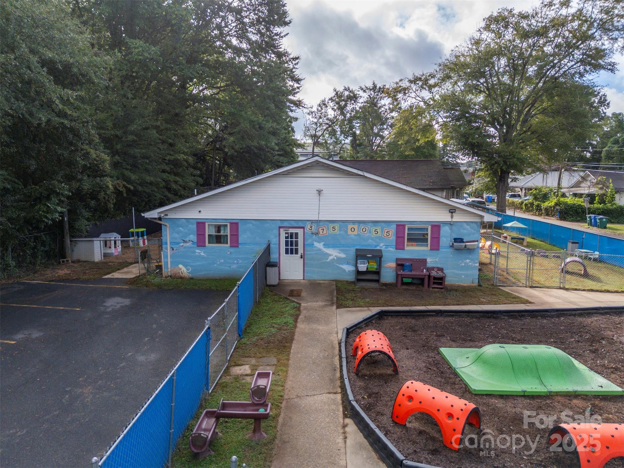 236 Textile Avenue Property Photo 4