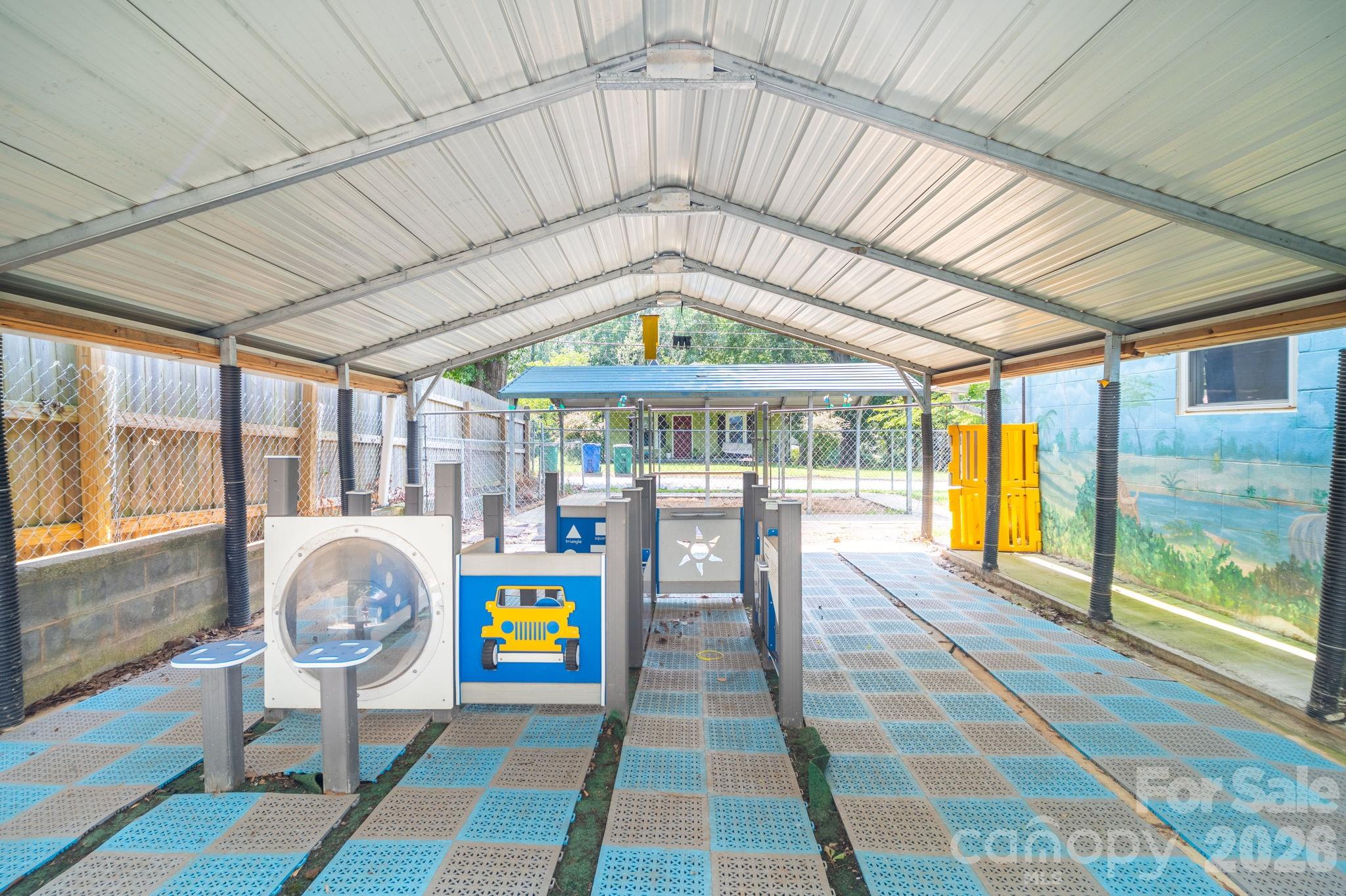 236 Textile Avenue Property Photo 5