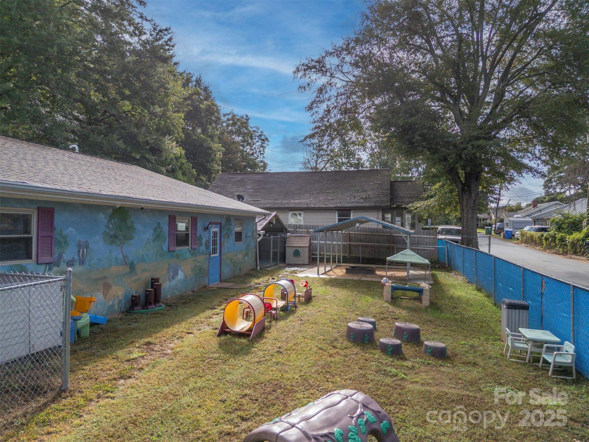 236 Textile Avenue Property Photo 6